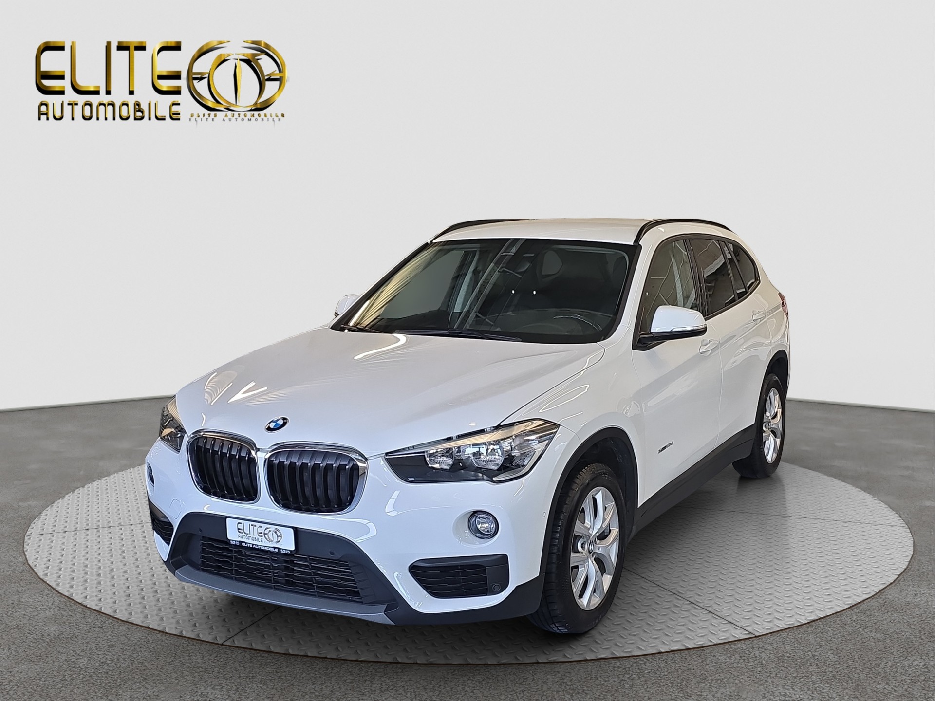 BMW X1 xDrive 18d Steptronic-showroom-element-3