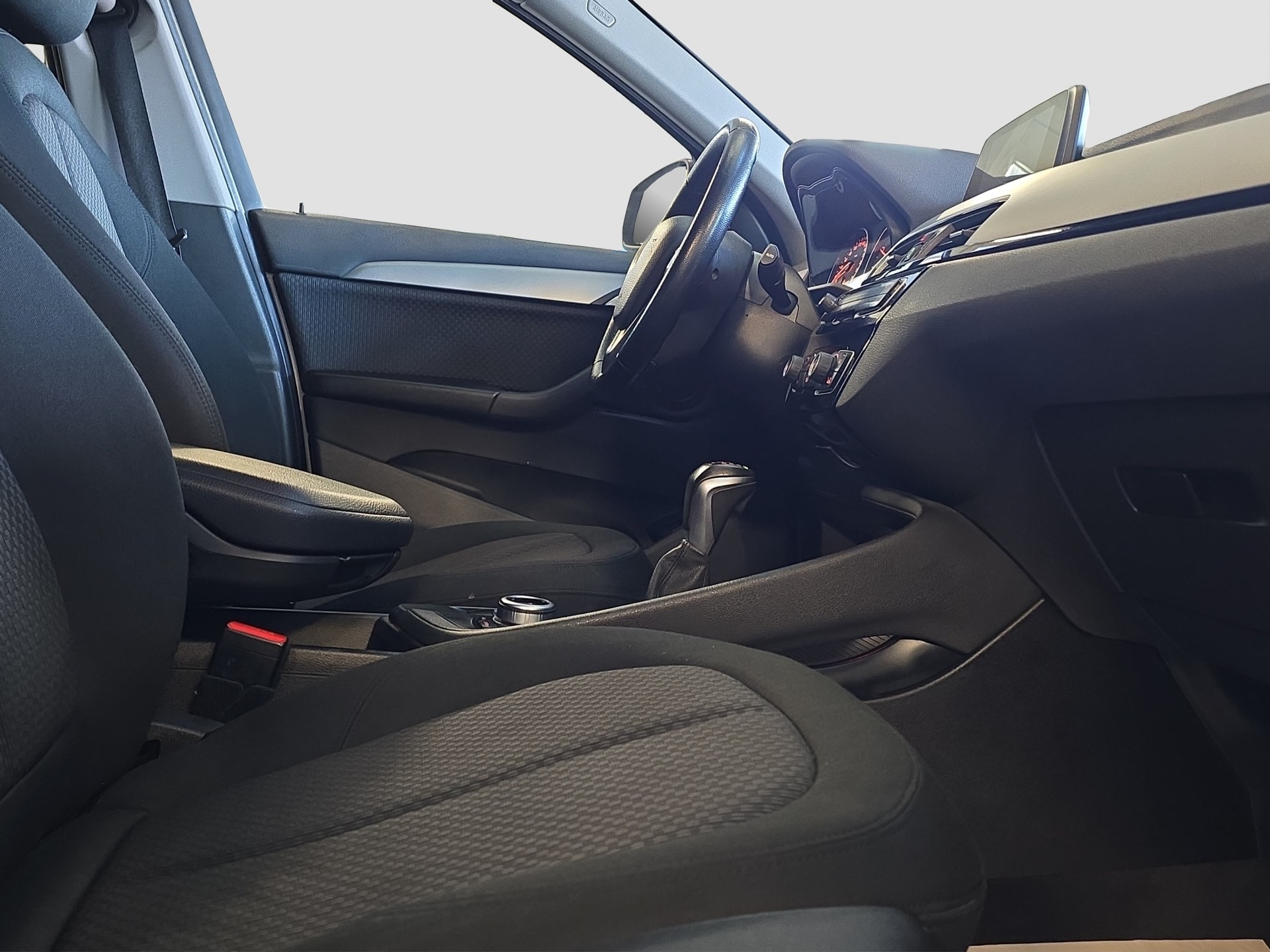 BMW X1 xDrive 18d Steptronic-image-9