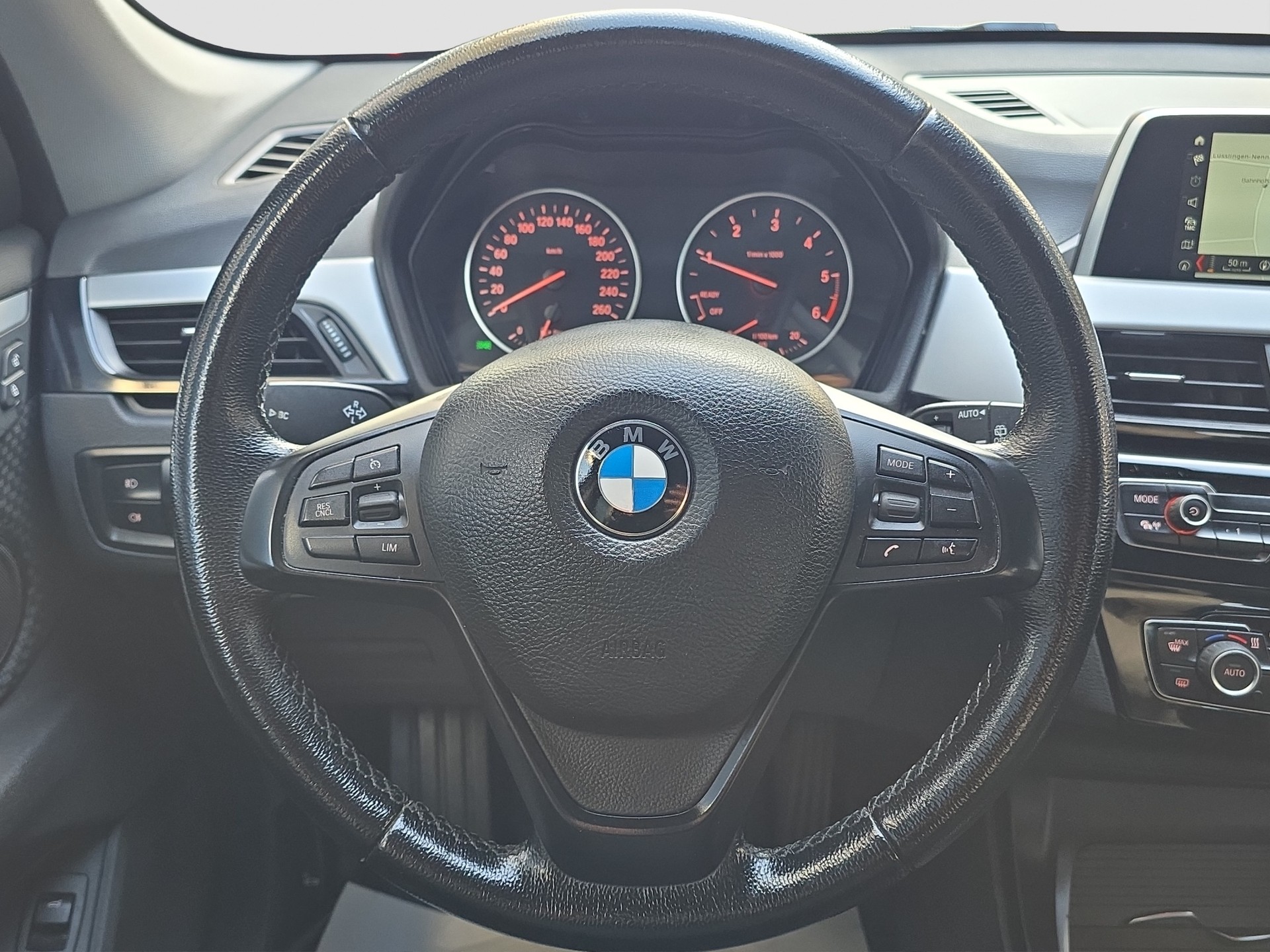 BMW X1 xDrive 18d Steptronic-image-13