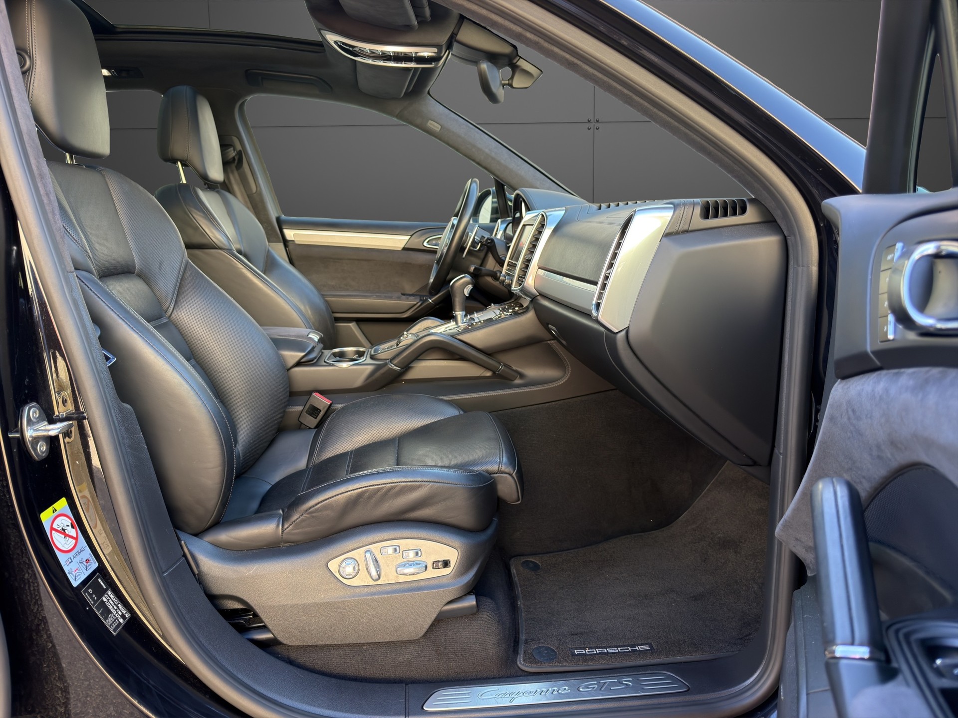 PORSCHE Cayenne GTS 420ps Pano Frisch MFK-image-14