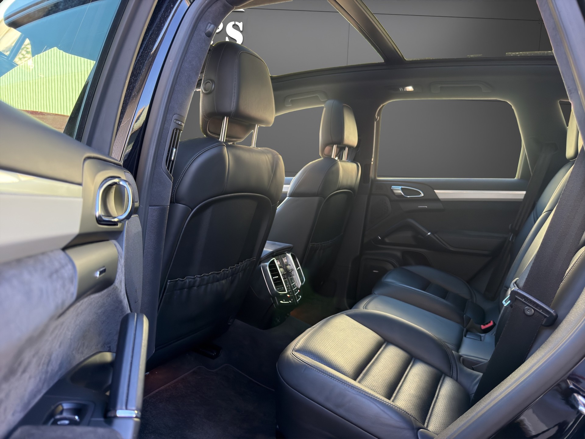 PORSCHE Cayenne GTS 420ps Pano Frisch MFK-image-12