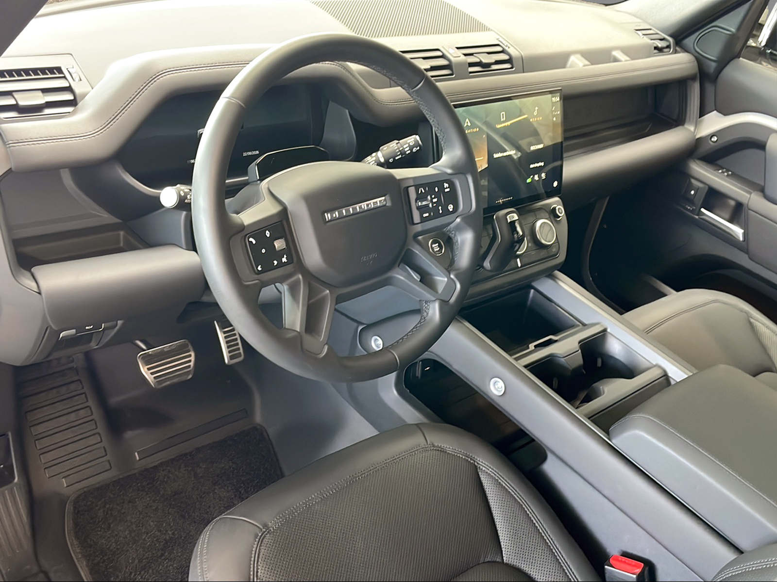 LAND ROVER Defender 110 3.0 D I6 D350 X-Dynamic SE-image-4