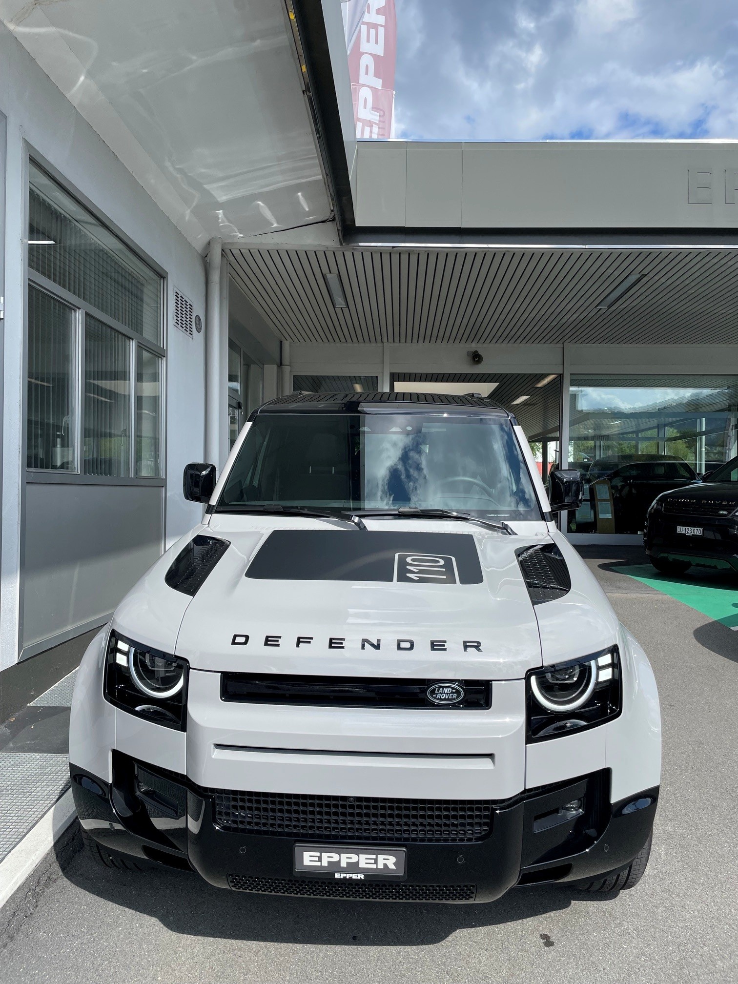 LAND ROVER Defender 110 3.0 D I6 D350 X-Dynamic SE-image-19