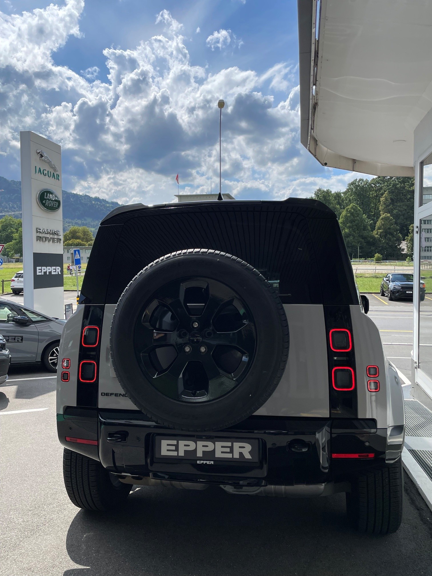 LAND ROVER Defender 110 3.0 D I6 D350 X-Dynamic SE-image-23