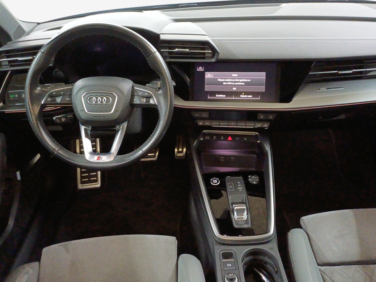 AUDI A3 Limousine 35 TFSI advanced S-tronic-image-8