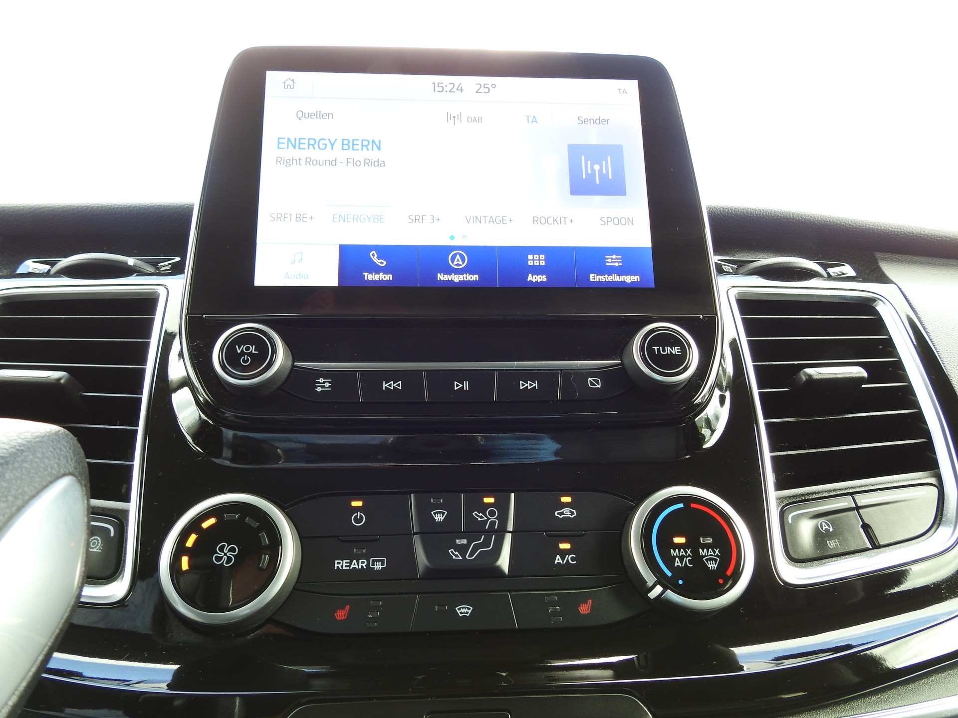 FORD Tourneo Custom 320 L1H1 Titanium A-image-25