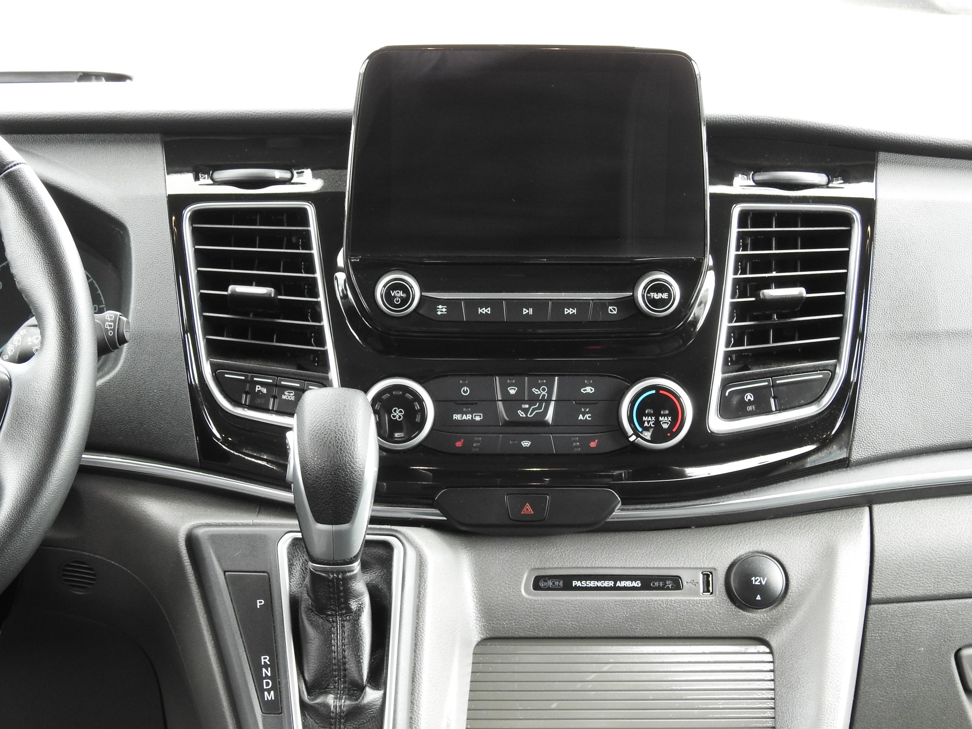 FORD Tourneo Custom 320 L1H1 Titanium A-image-18