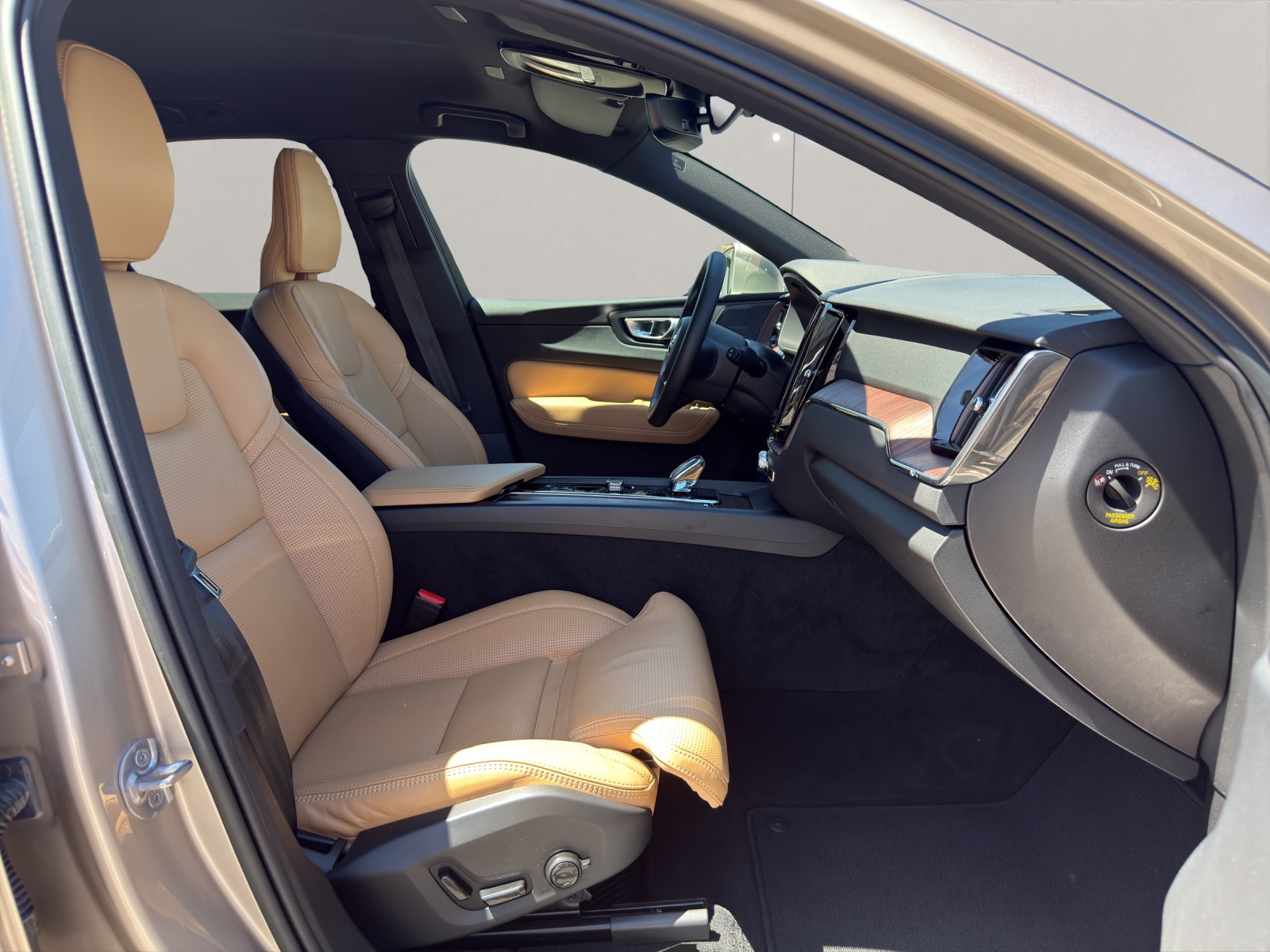 VOLVO XC60 2.0 B5 MH Plus Bright AWD-image-7
