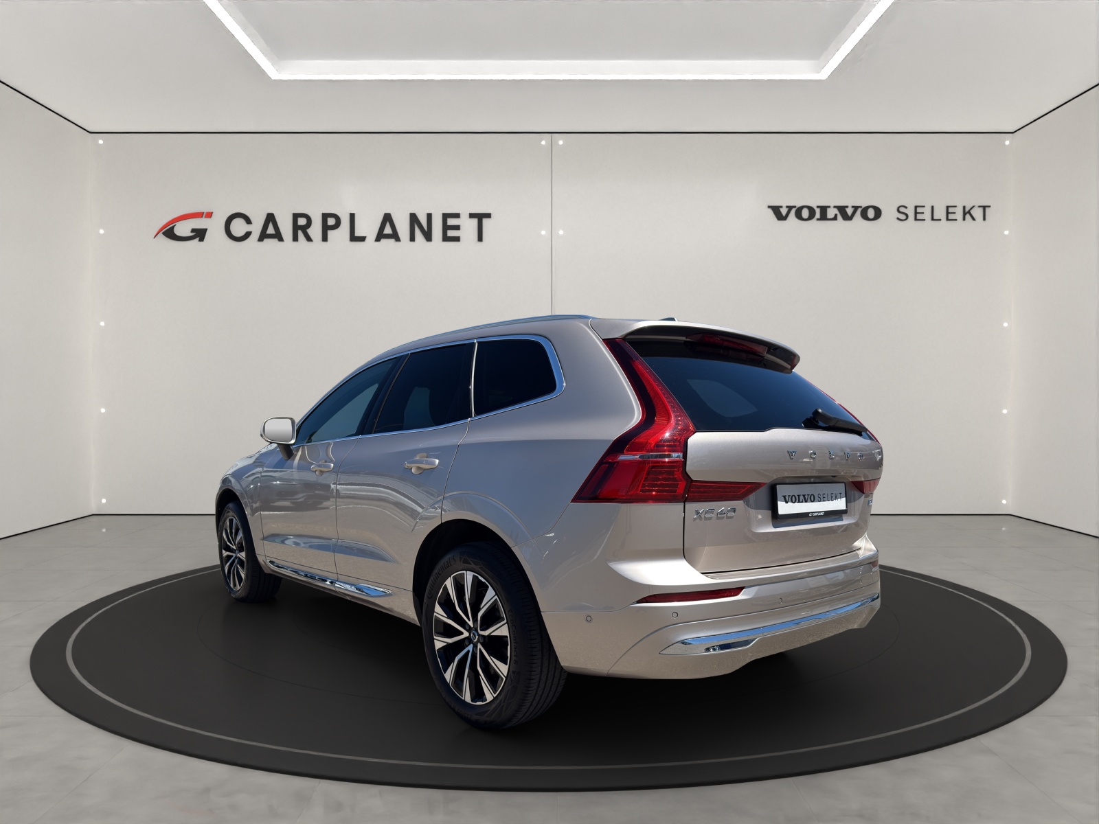 VOLVO XC60 2.0 B5 MH Plus Bright AWD-showroom-element-3