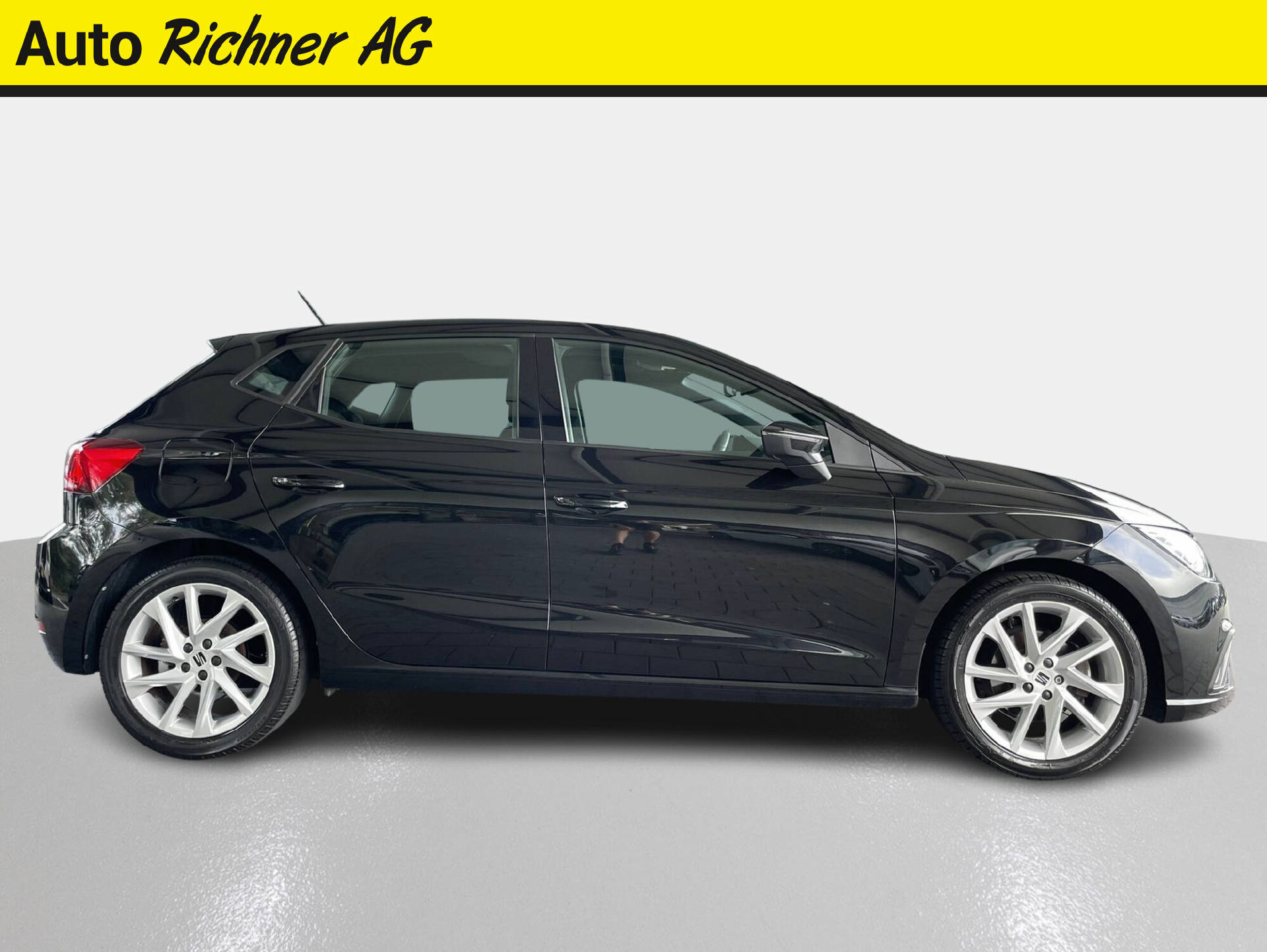 SEAT Ibiza 1.0 TSI 110 FR DSG-showroom-element-2