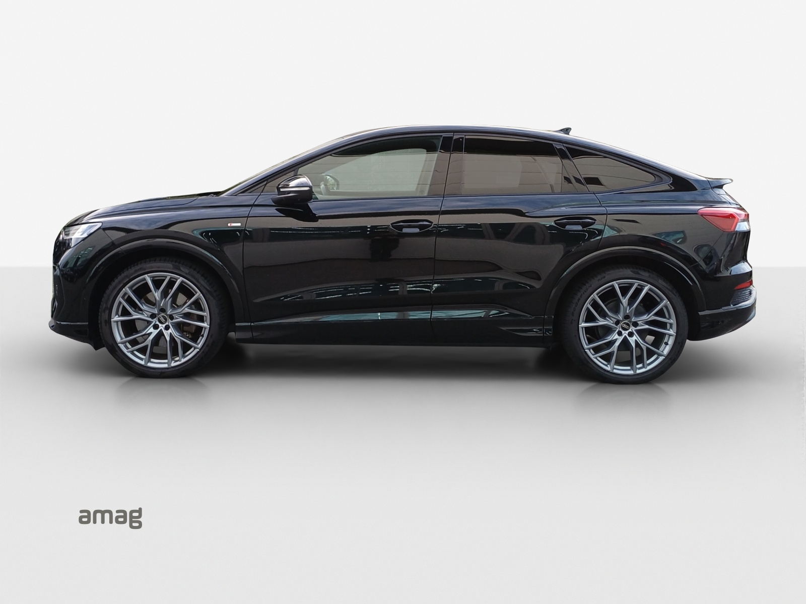 AUDI Q4 Sportback e-tron 40-showroom-element-1