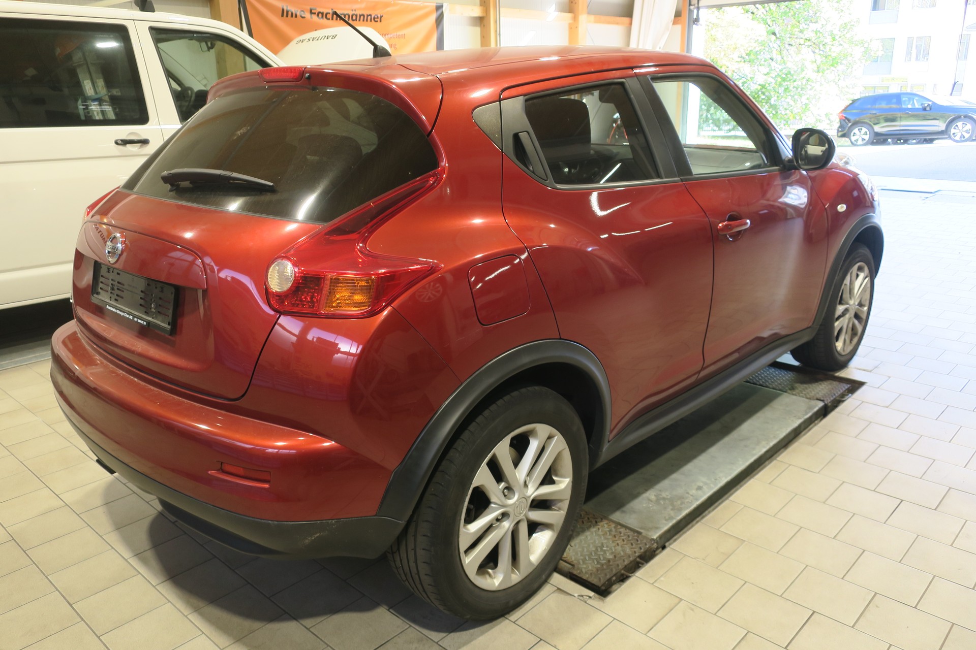 NISSAN Juke 1.6 DIG-T tekna 4x4 Xtronic M-CVT-image-4
