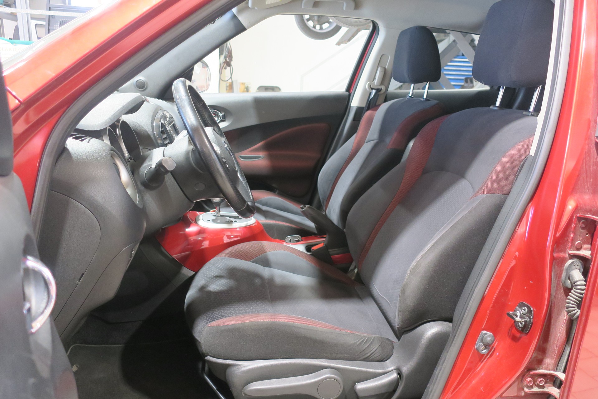 NISSAN Juke 1.6 DIG-T tekna 4x4 Xtronic M-CVT-image-7