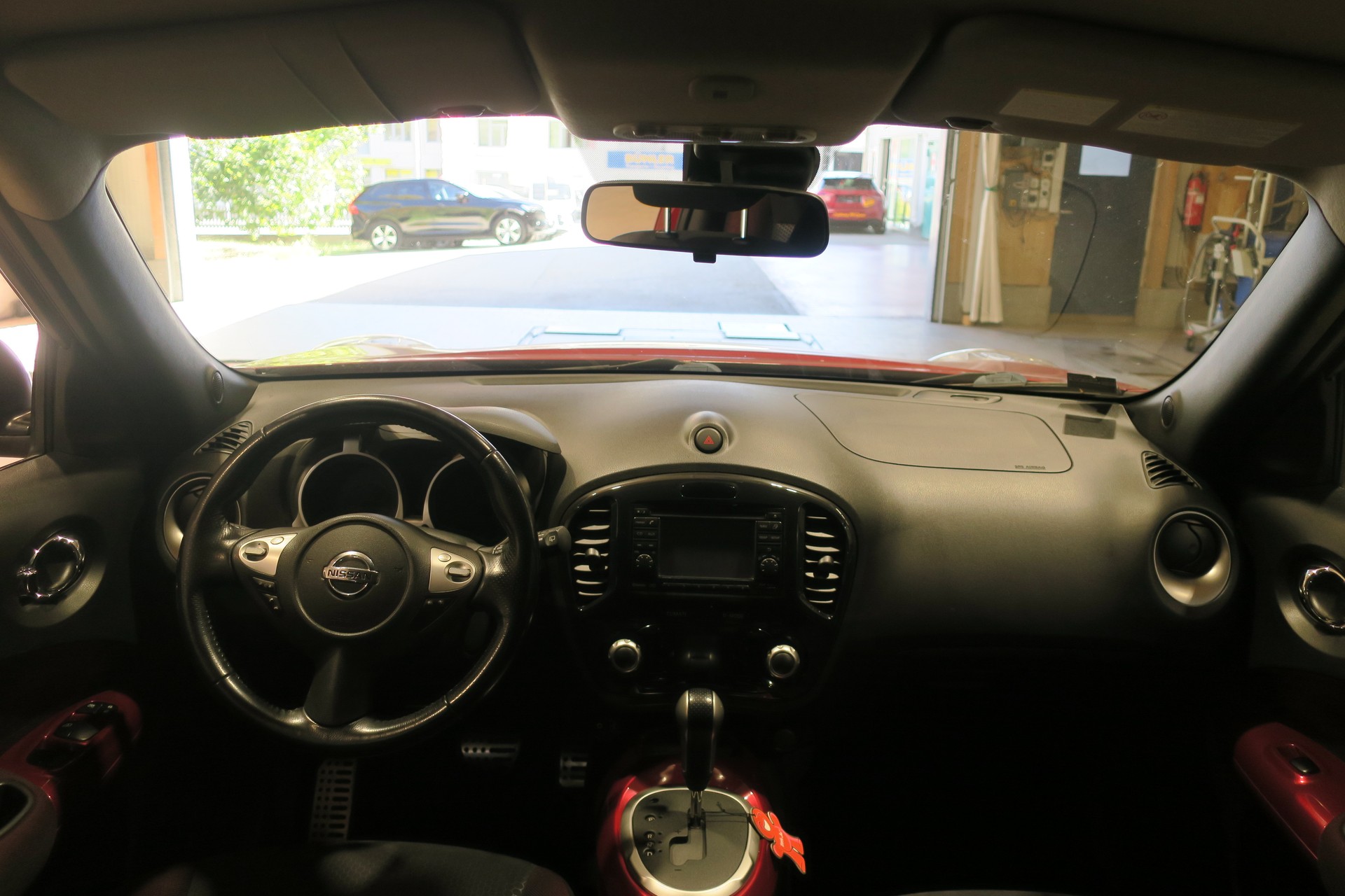 NISSAN Juke 1.6 DIG-T tekna 4x4 Xtronic M-CVT-image-9