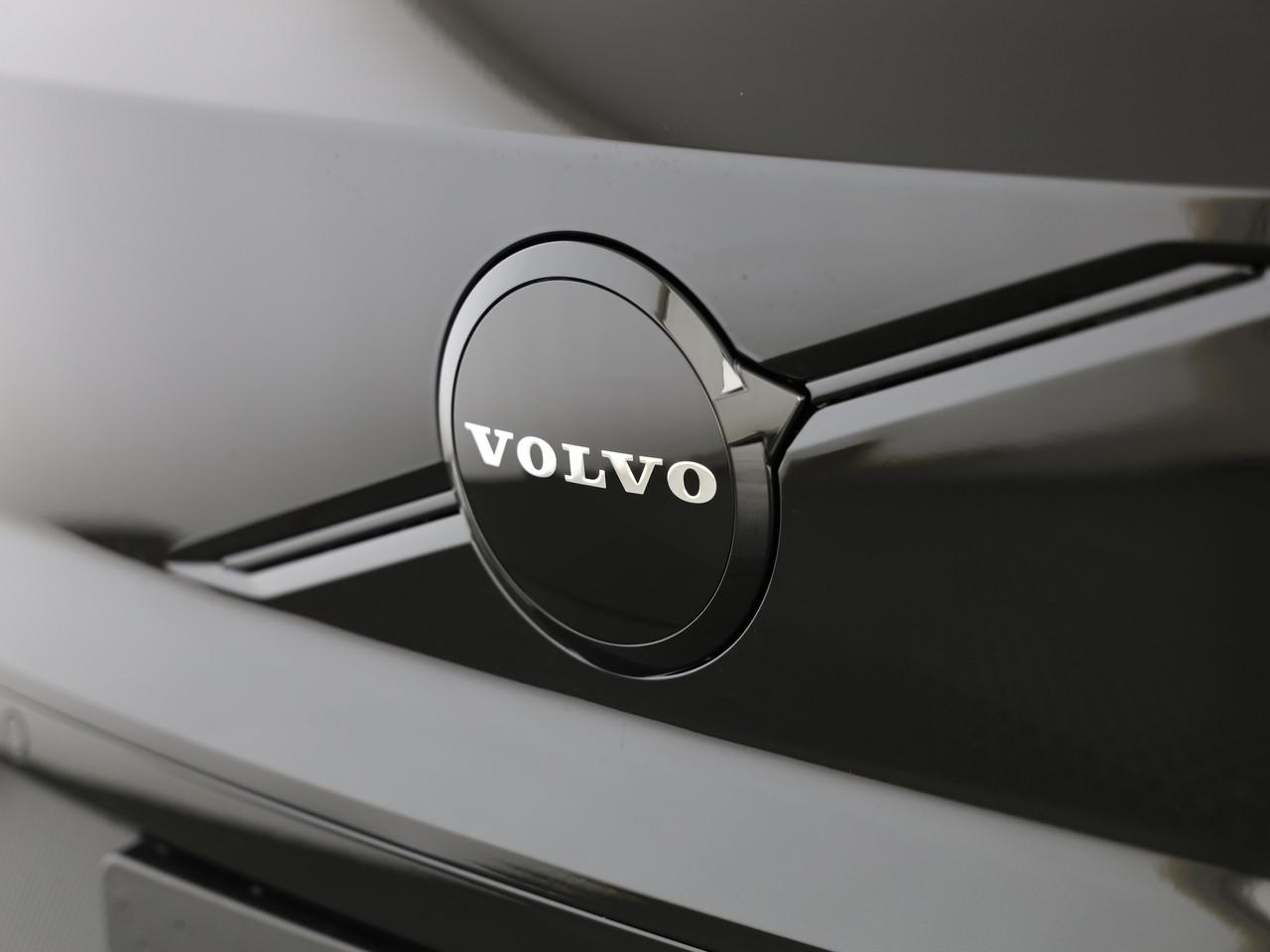VOLVO EX30 E60 Twin Ultra Performance Sw. Black Ed. AWD-image-13