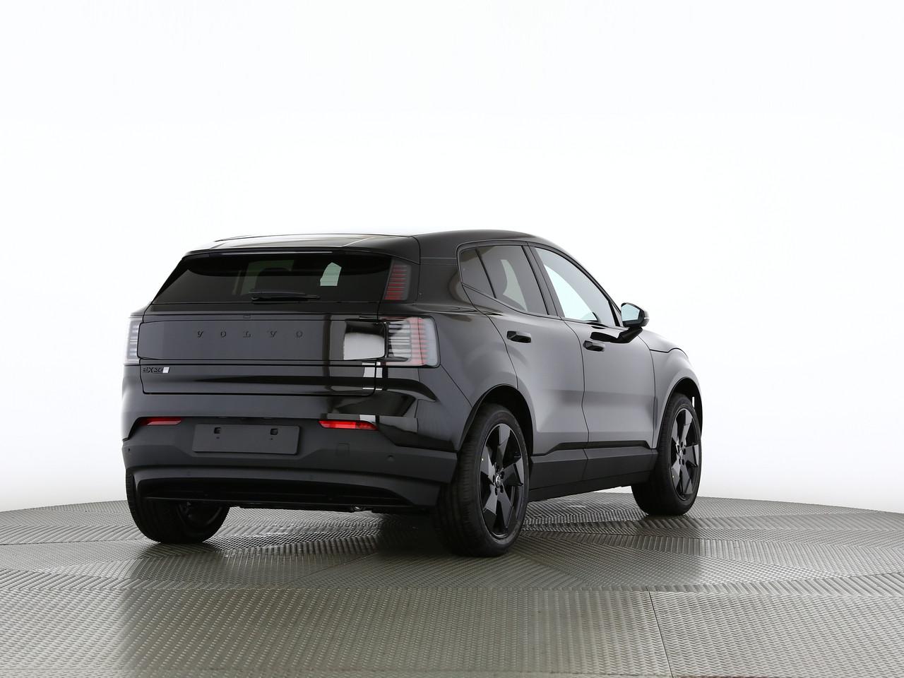 VOLVO EX30 E60 Twin Ultra Performance Sw. Black Ed. AWD-showroom-element-1