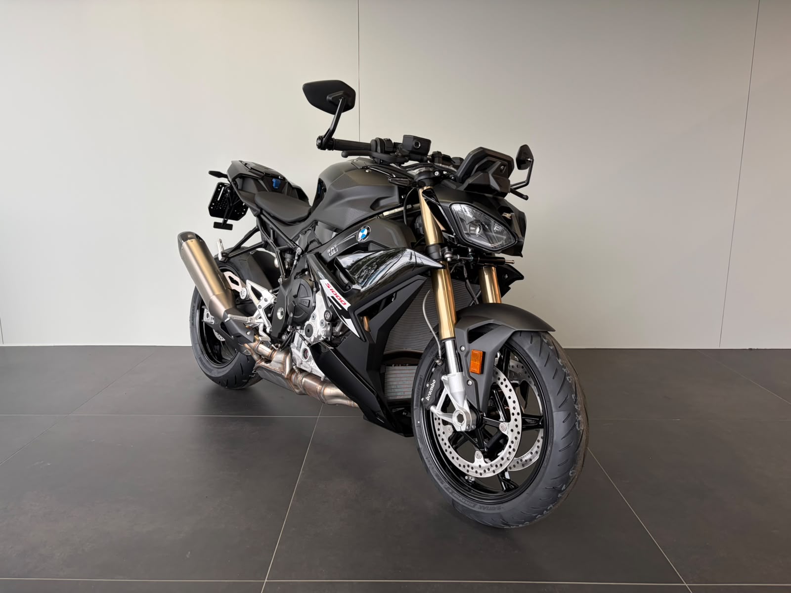 BMW S 1000 R-image-1