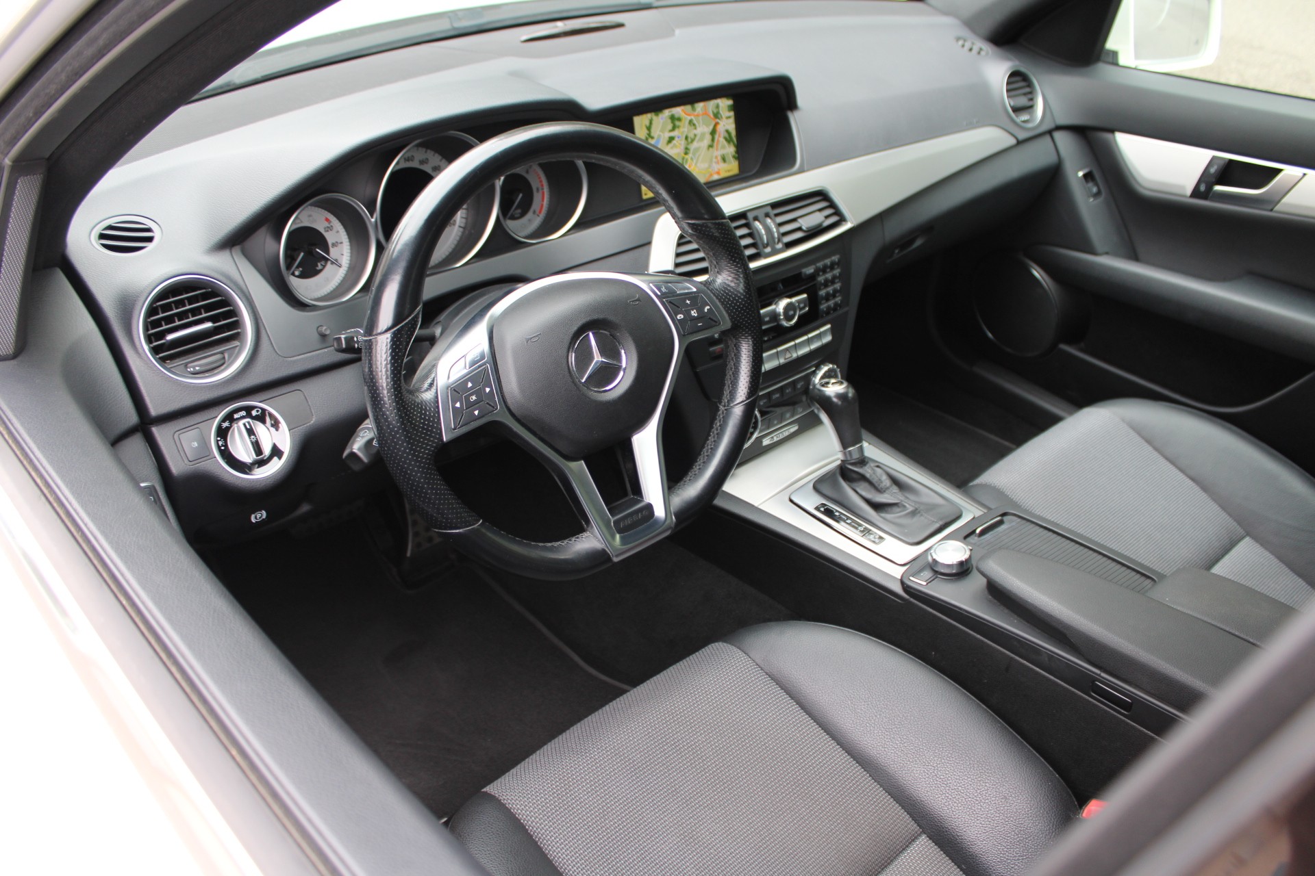 MERCEDES-BENZ C 250 CDI Avantgarde AMG Line 4Matic 7G-Tronic-image-4