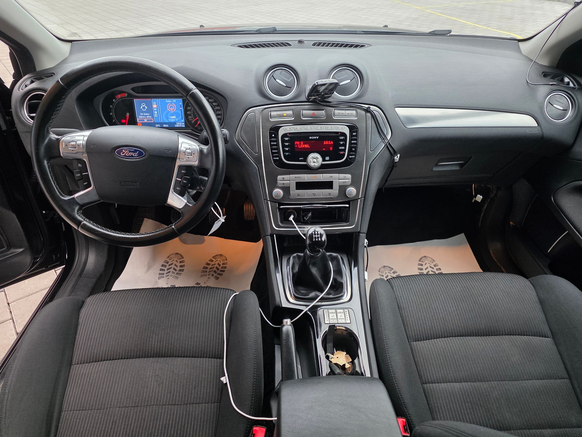 FORD Mondeo 2.0i 16V Titanium-image-9