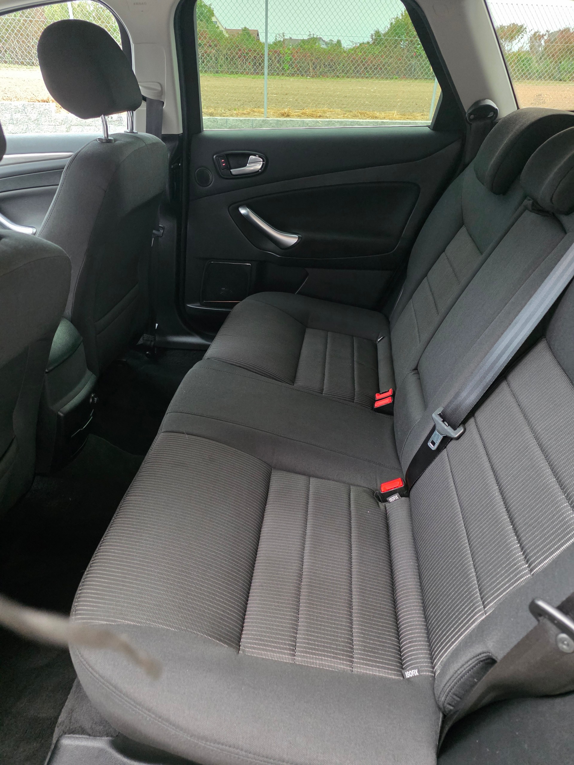 FORD Mondeo 2.0i 16V Titanium-image-11