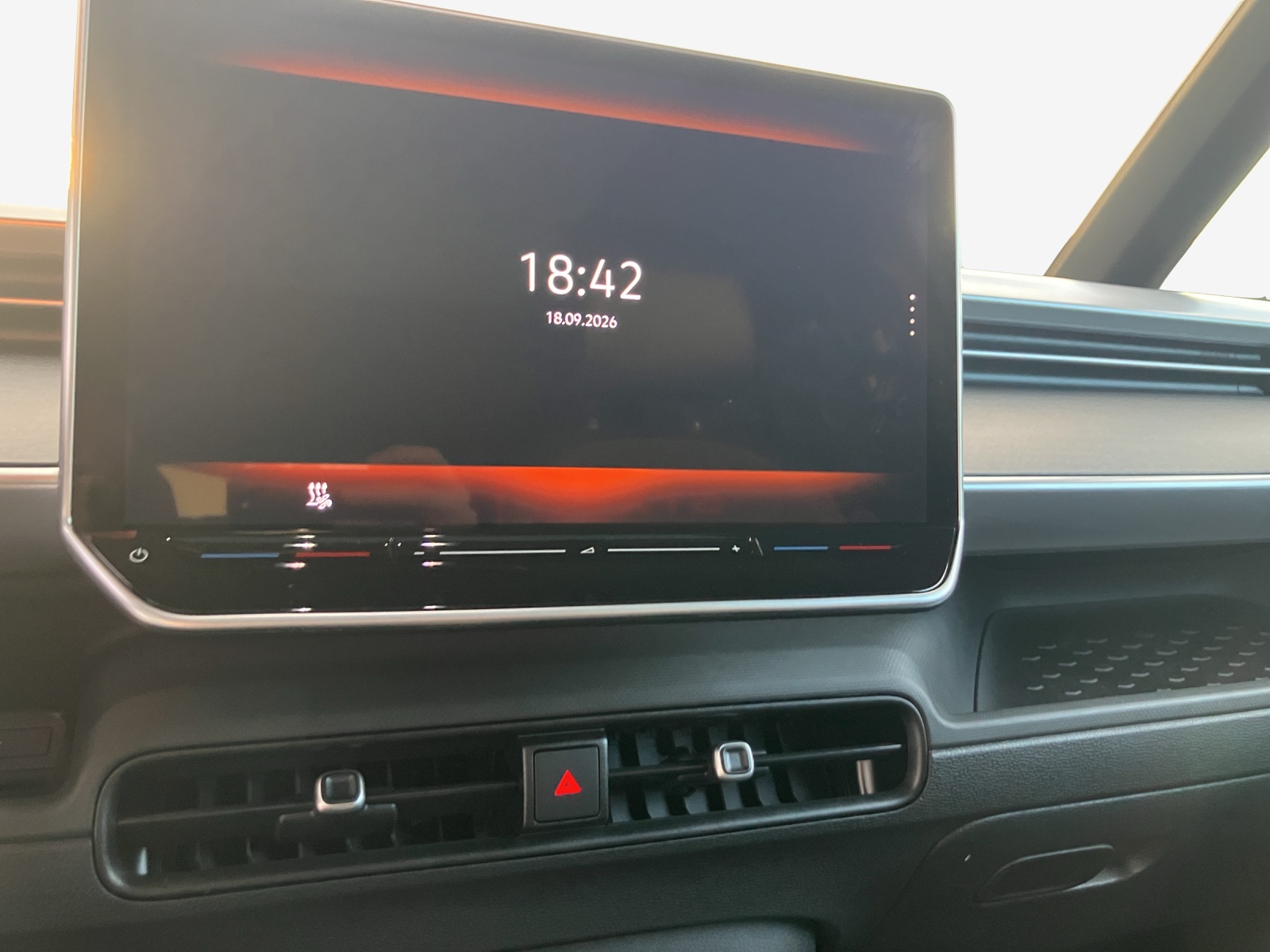 VW ID.Buzz LWB GTX 4 Motion-image-10