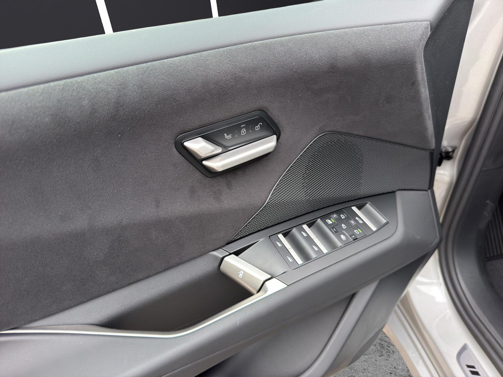BMW iX3 NA5 40-image-7