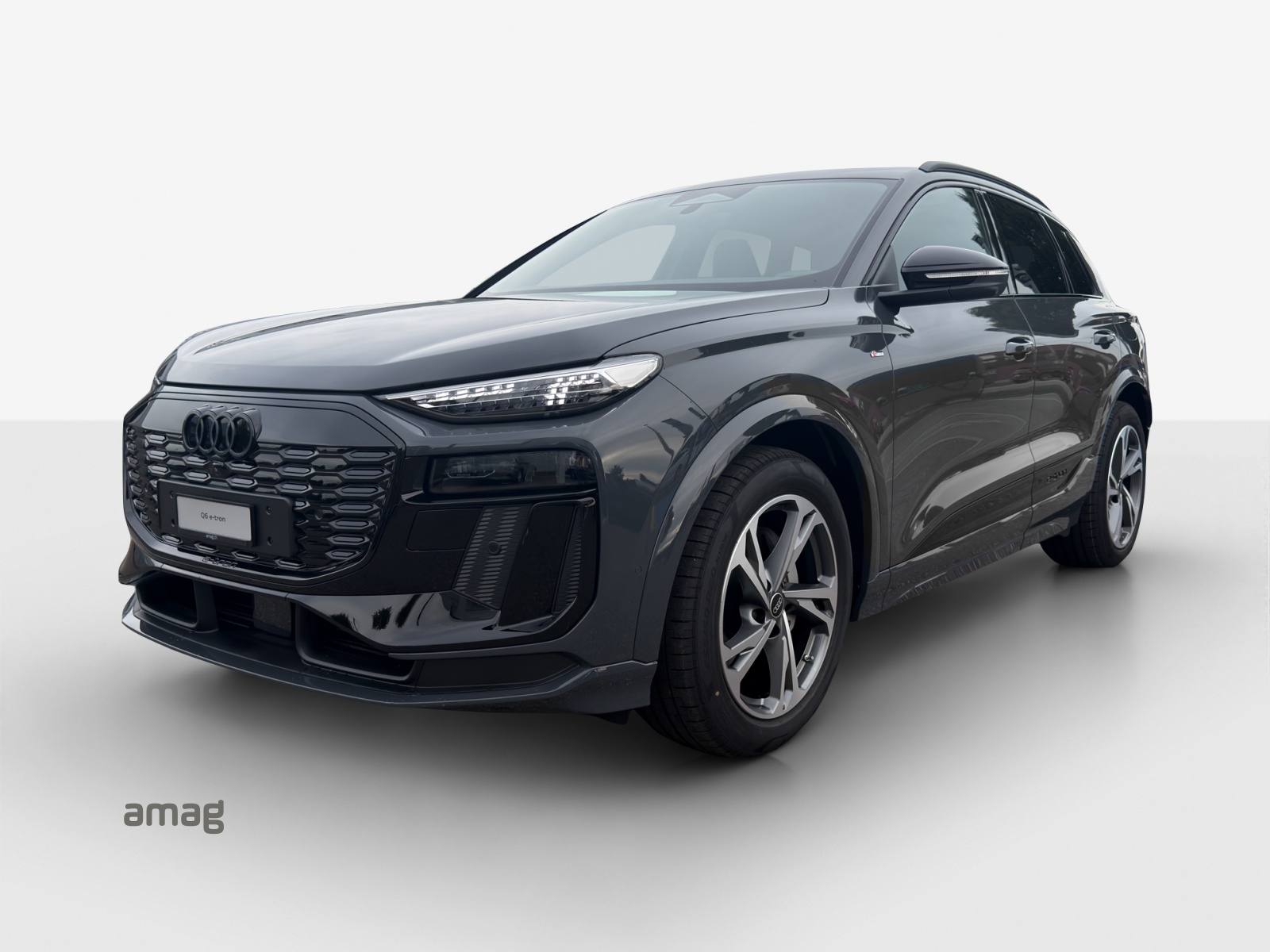 AUDI Q6 e-tron quattro