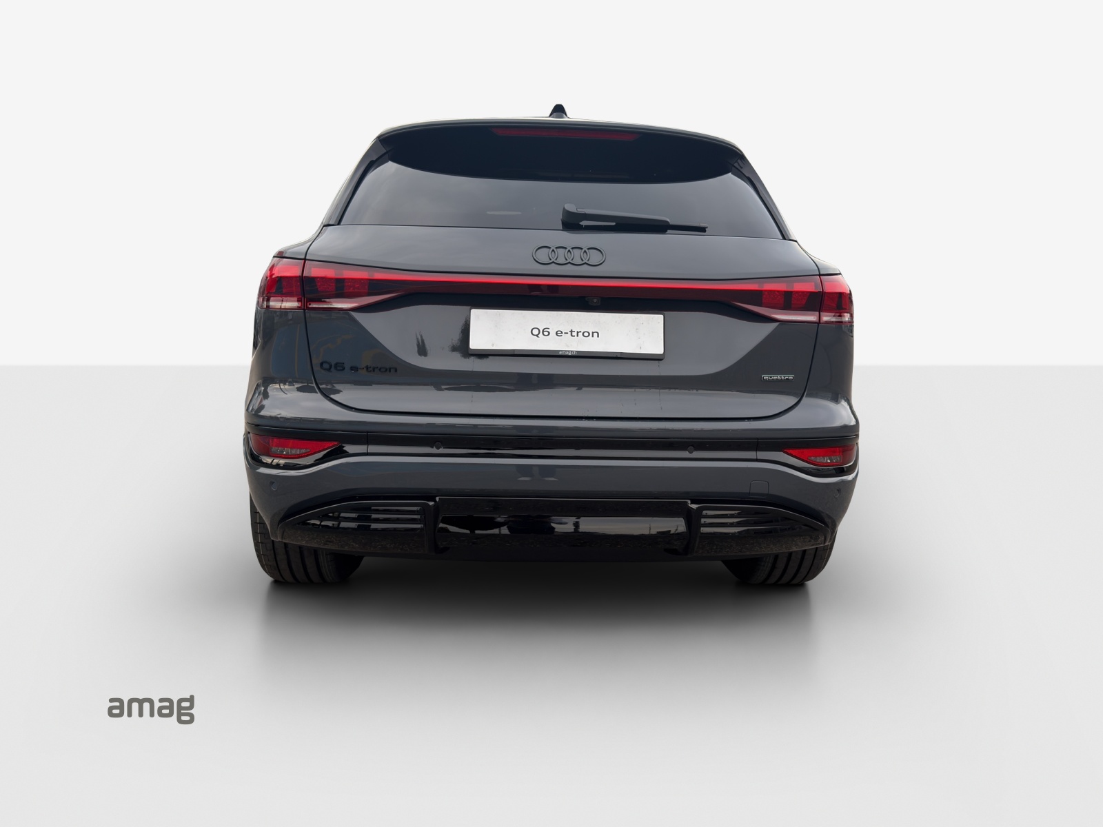 AUDI Q6 e-tron quattro-showroom-element-3