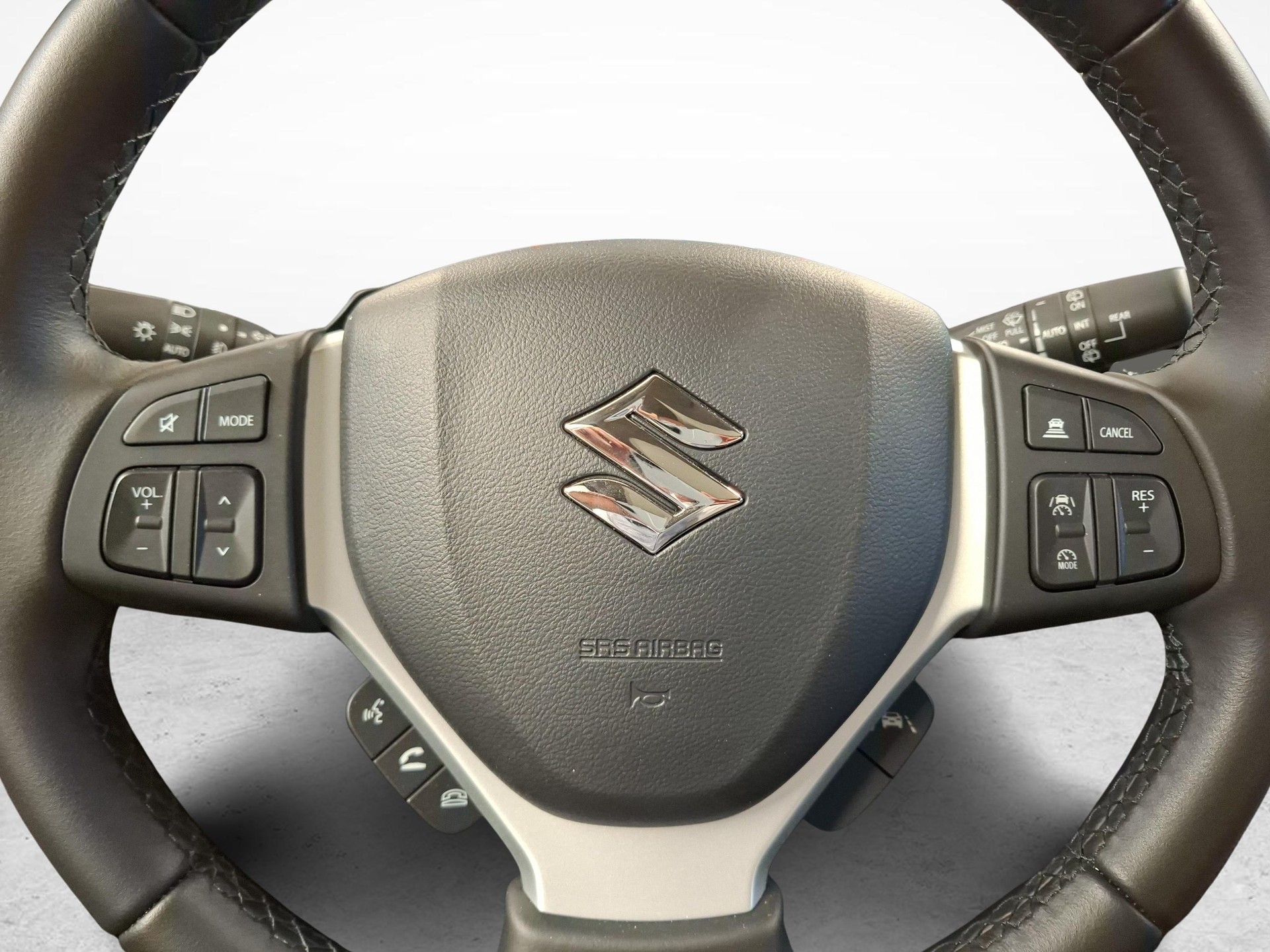 SUZUKI S-Cross 1.4 T Compact Top Hybrid 4x4-image-13