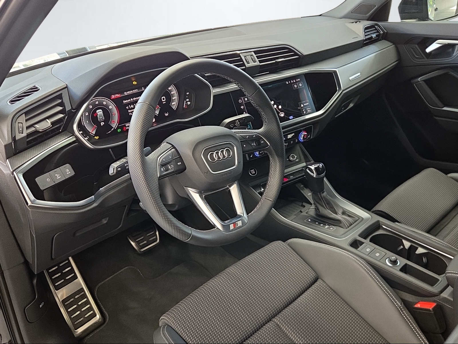 AUDI Q3 2.0 40 TFSI S line quattro S-Tronic-image-9