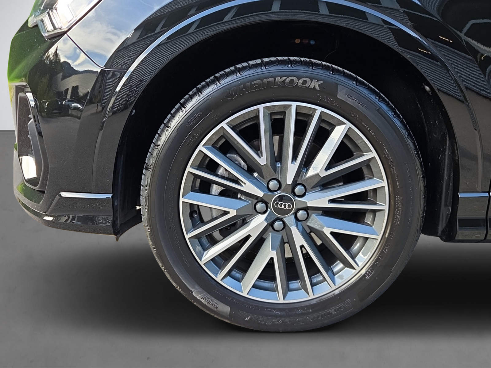 AUDI Q3 2.0 40 TFSI S line quattro S-Tronic-showroom-element-3