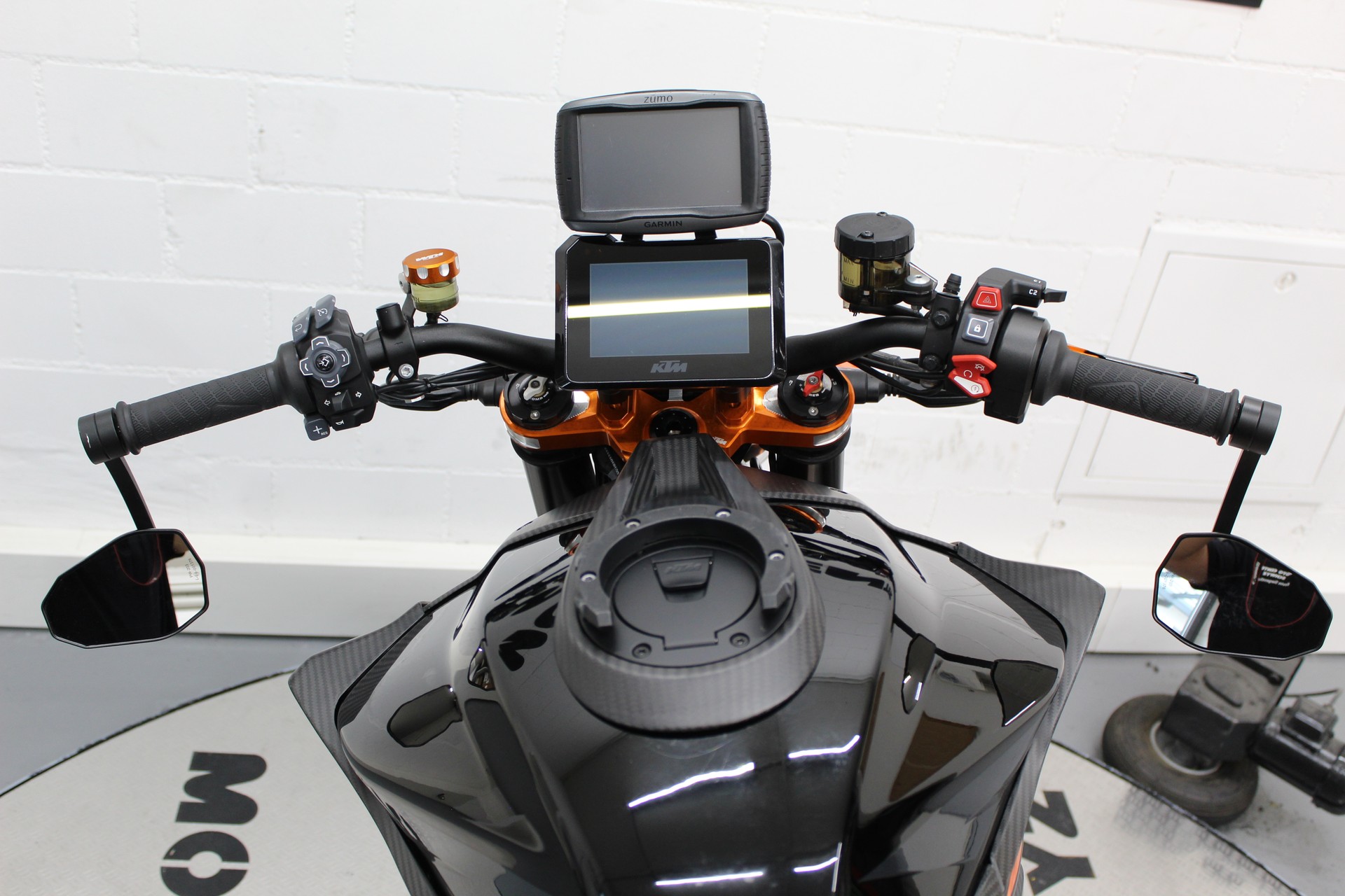 KTM 1290 Super Duke R-image-8
