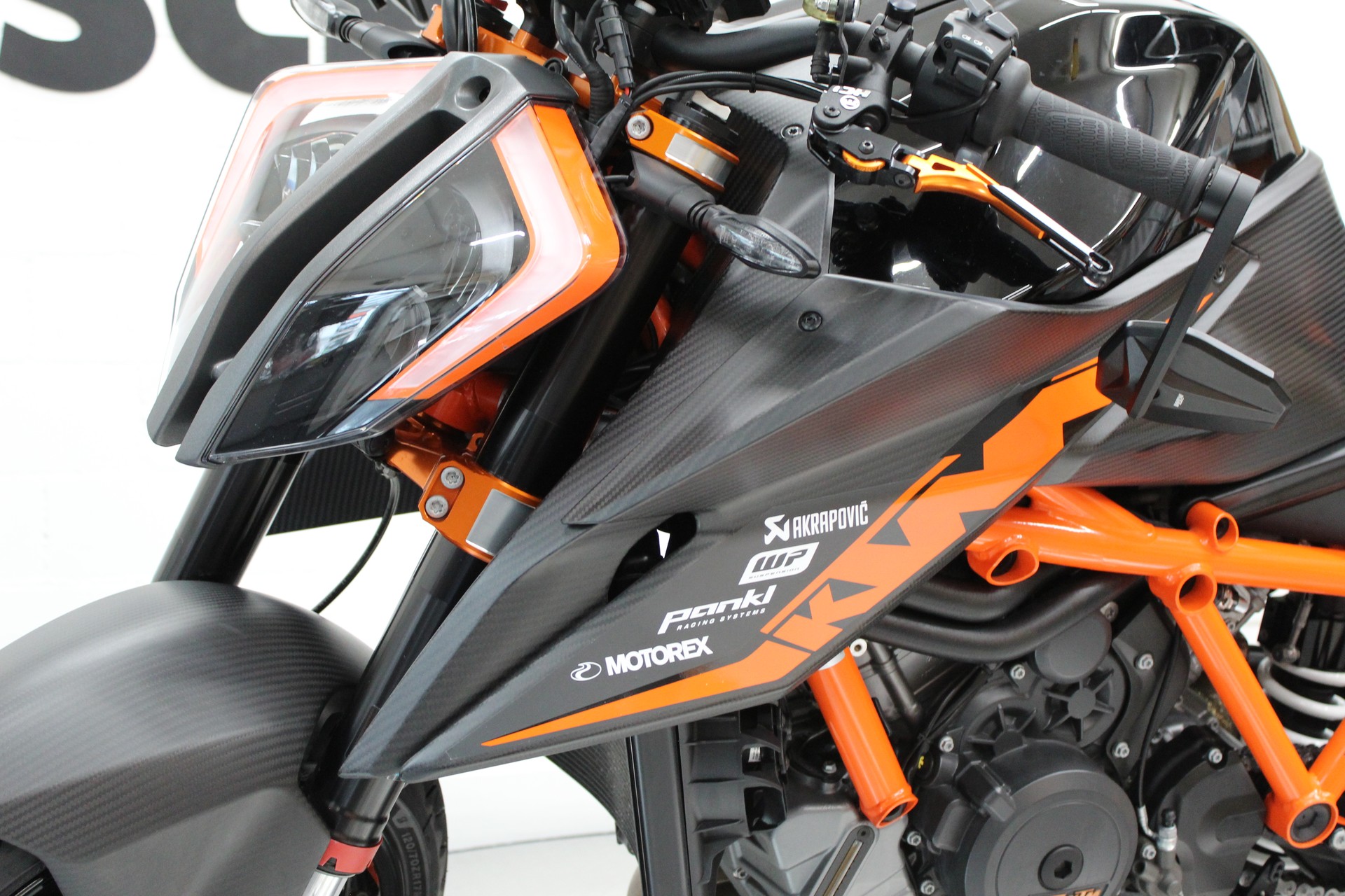 KTM 1290 Super Duke R-image-6
