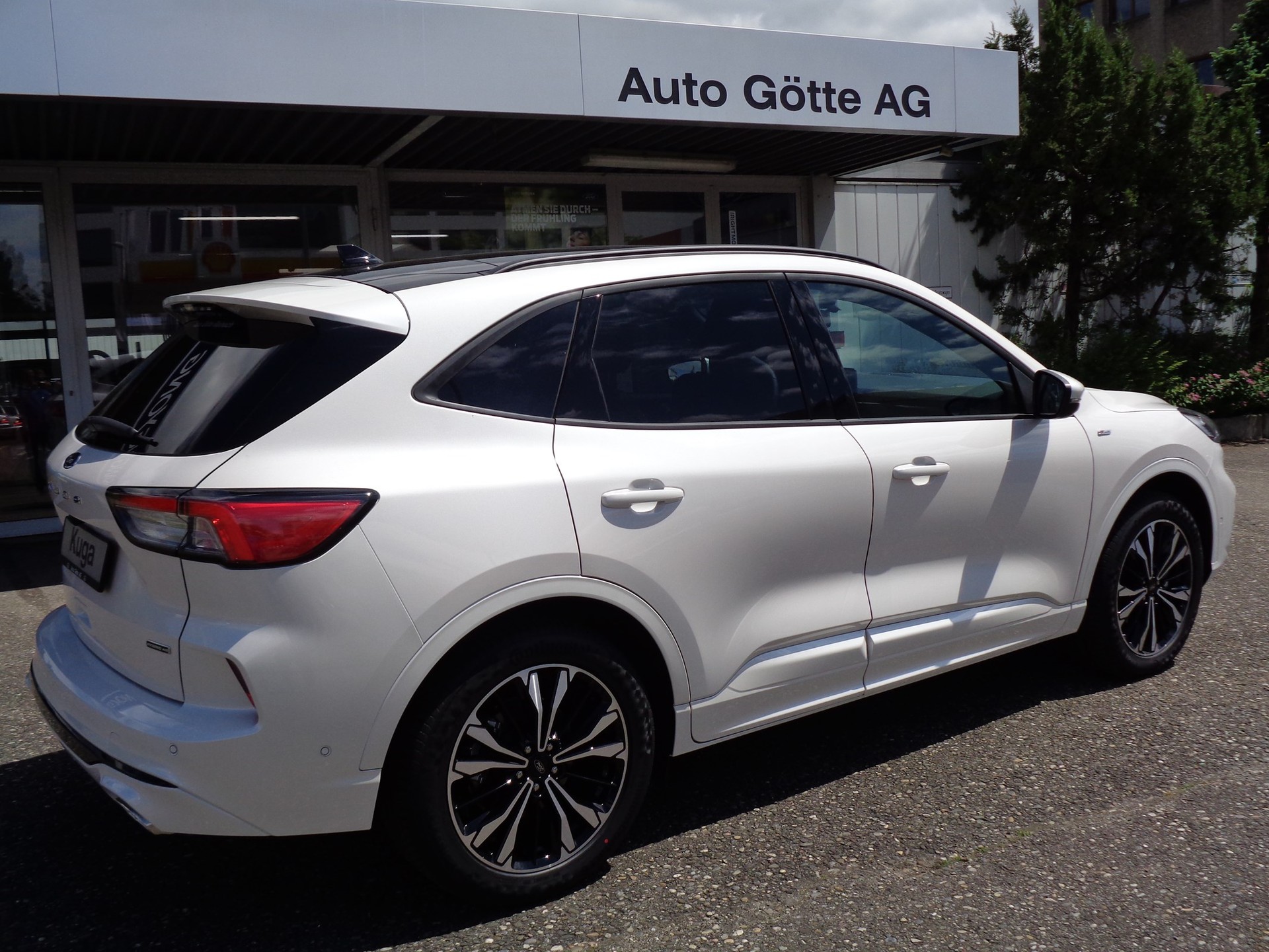 FORD Kuga 2.5 FHEV ST-Line X 4WD-showroom-element-2