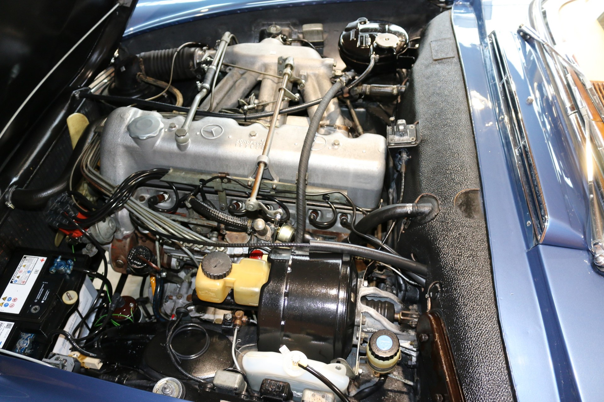 MERCEDES-BENZ SL 230 Pagode-image-10