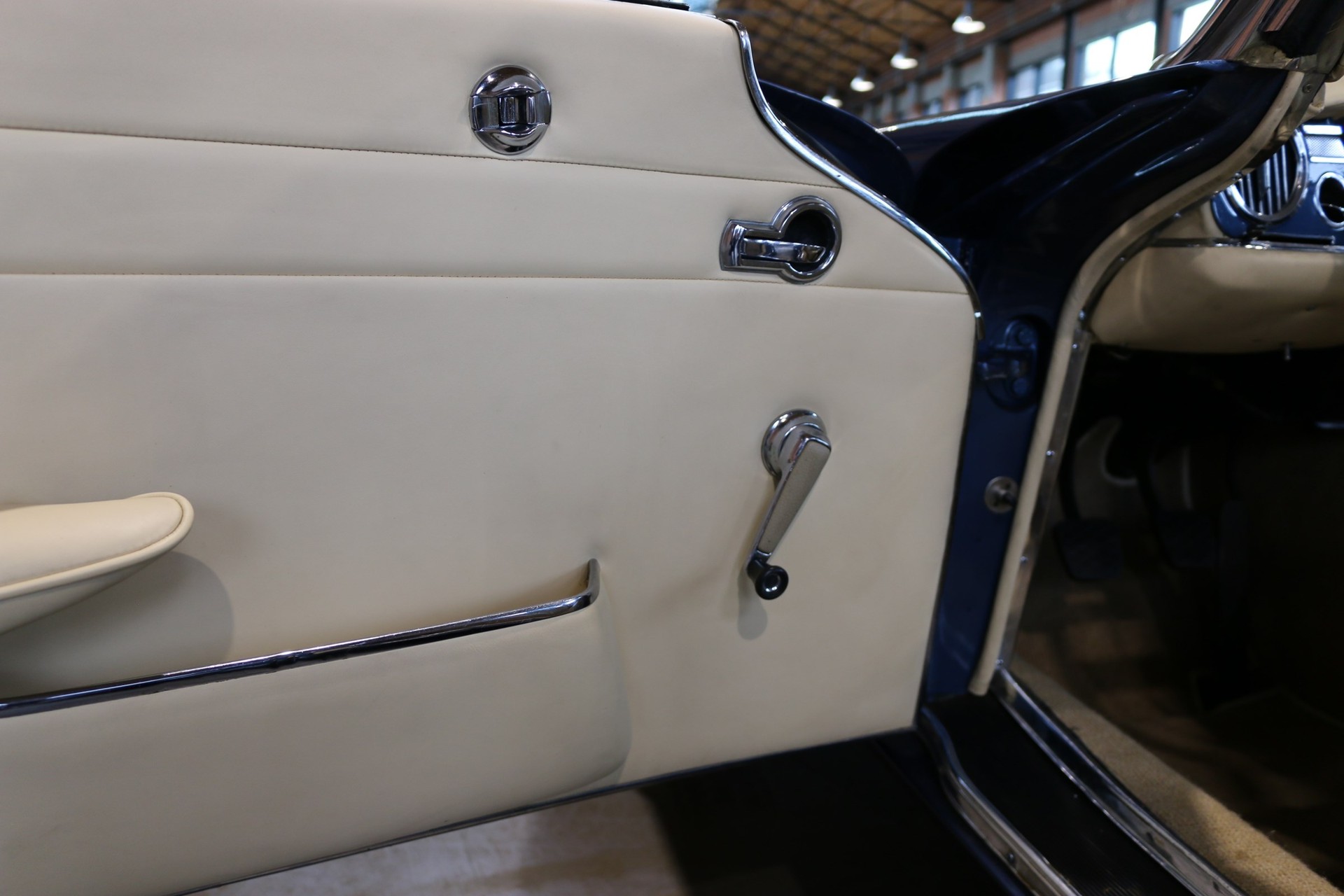 MERCEDES-BENZ SL 230 Pagode-image-9