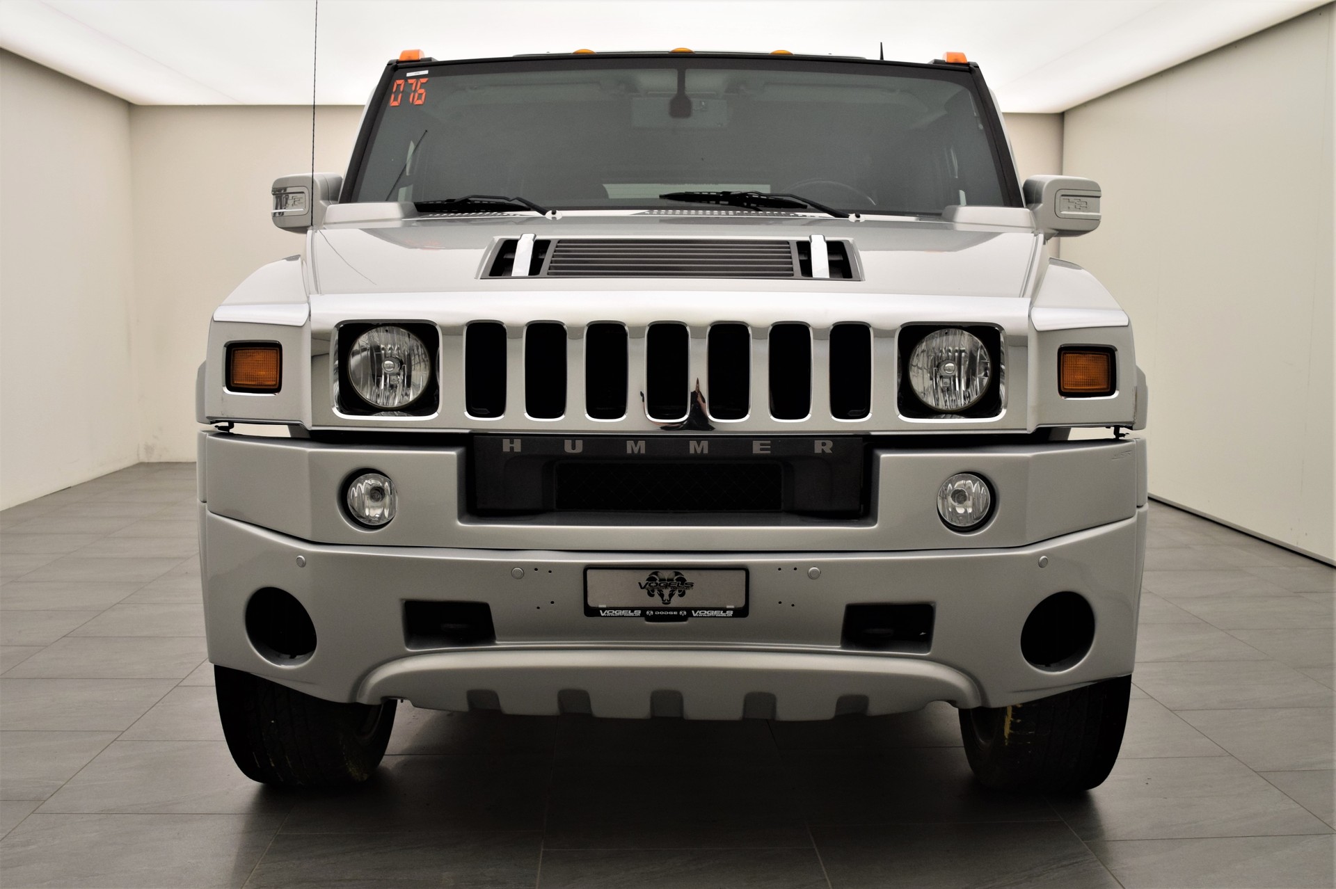 HUMMER H2 6.2 V8-showroom-element-2