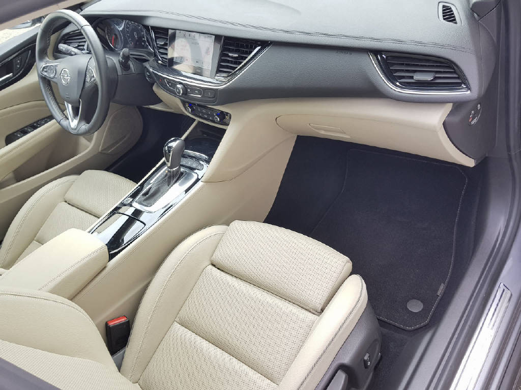OPEL Insignia Grand Sport 1.5 T Excellence-image-10
