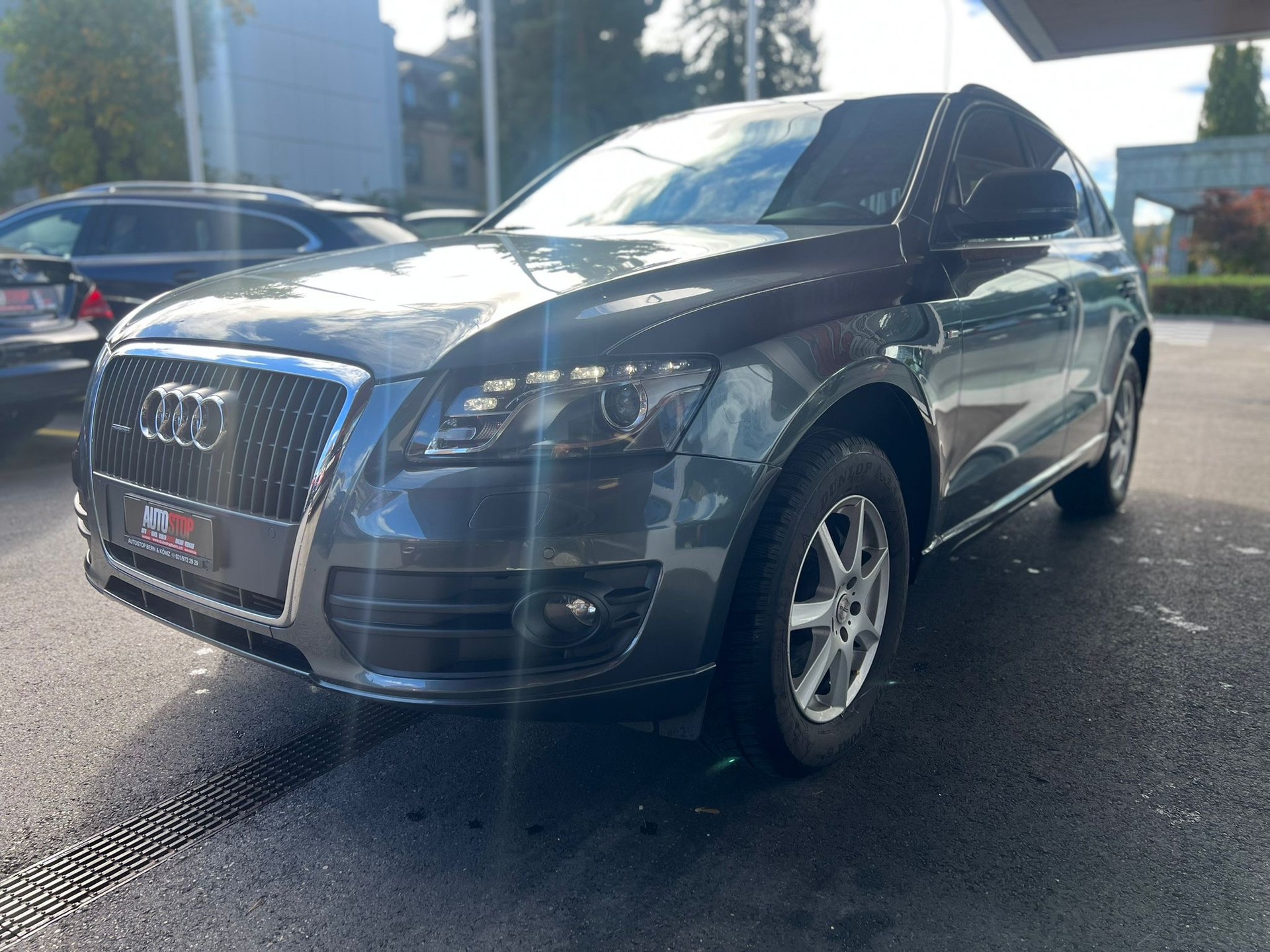 AUDI Q5 2.0 TFSI quattro S-tronic-showroom-element-3