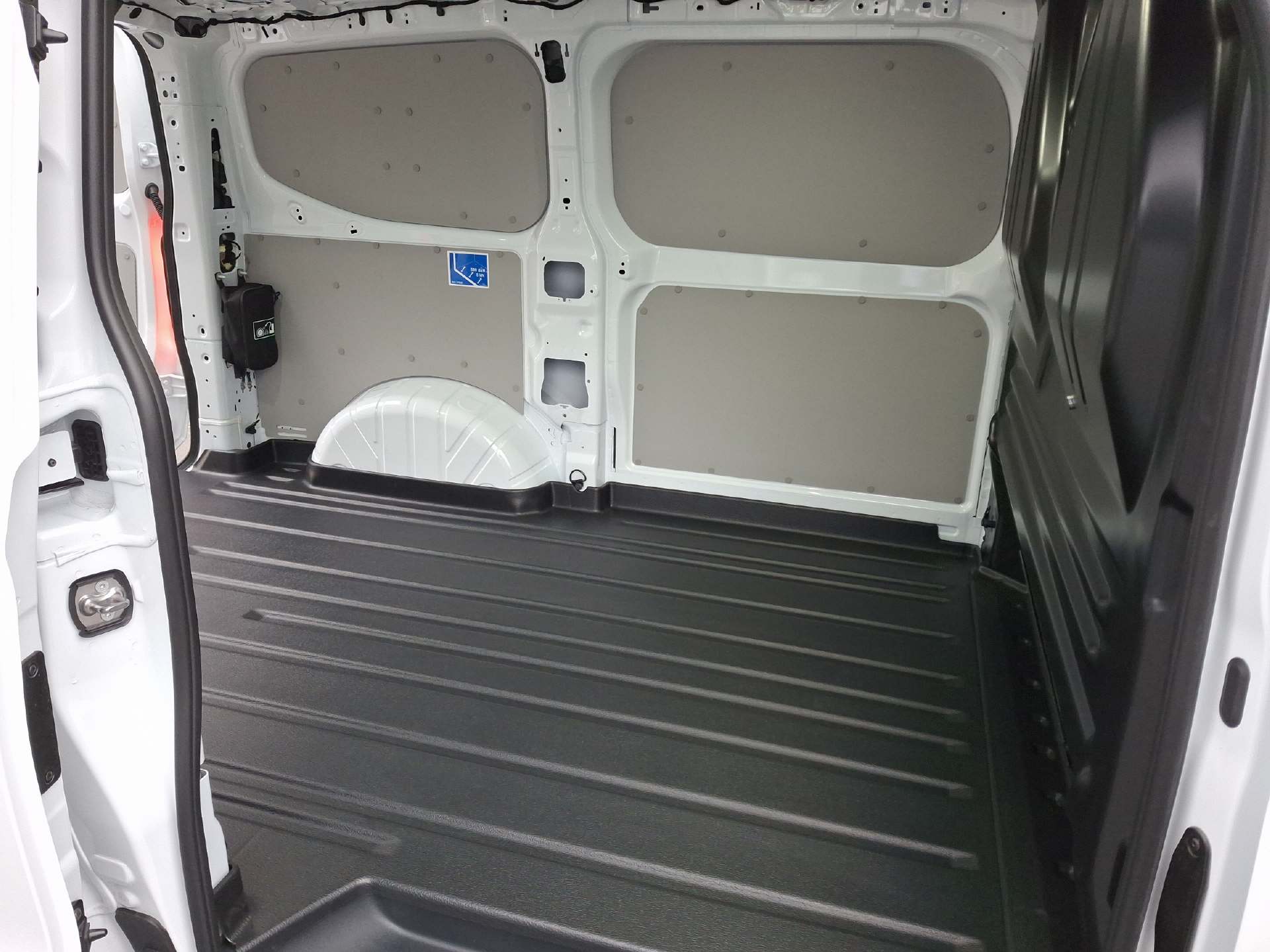FORD E-Transit Custom Van 320 L1 218 PS Trend (bis 150km/h)-image-13