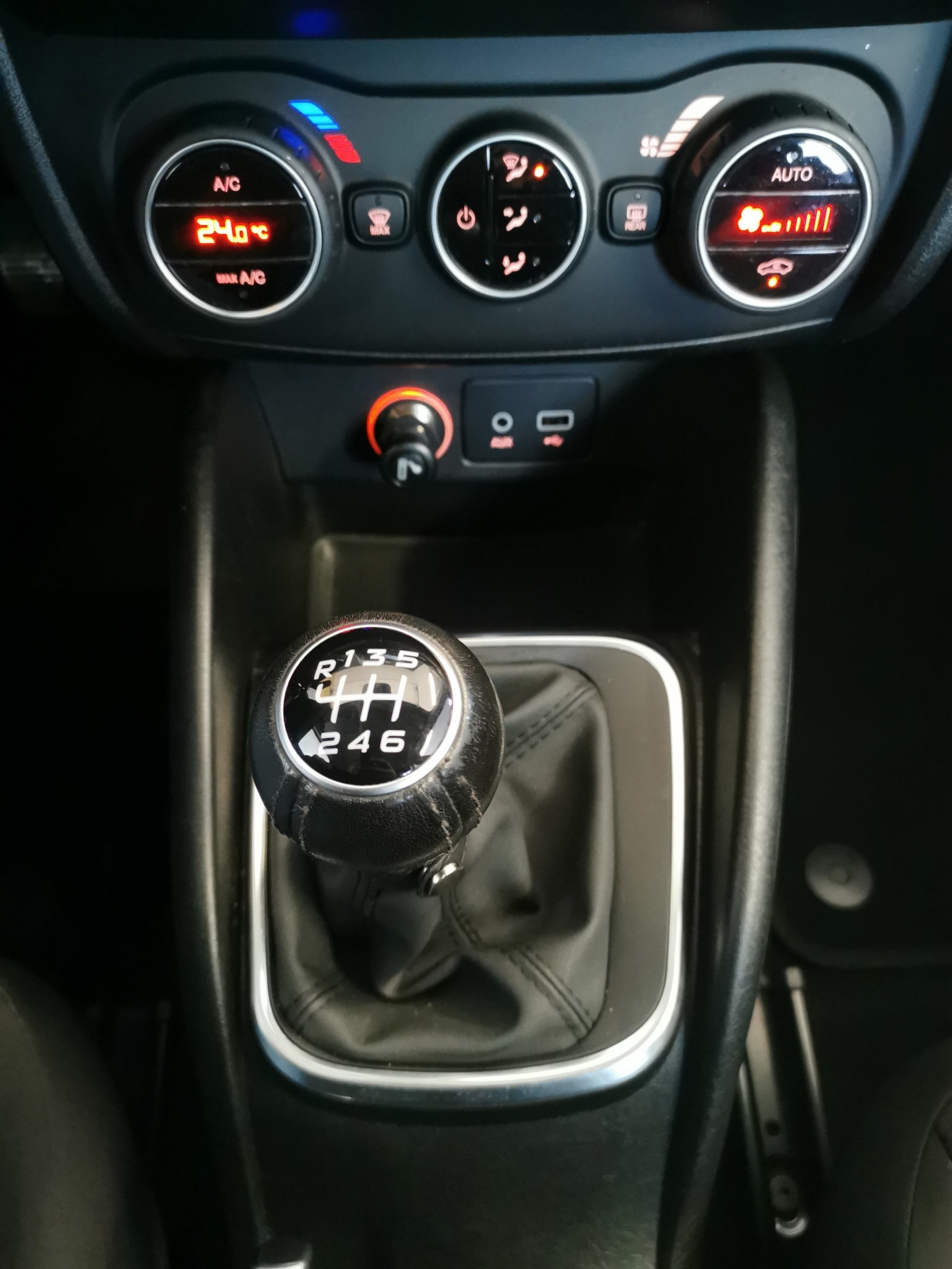 FIAT Tipo 1.4TJet Lounge-image-21