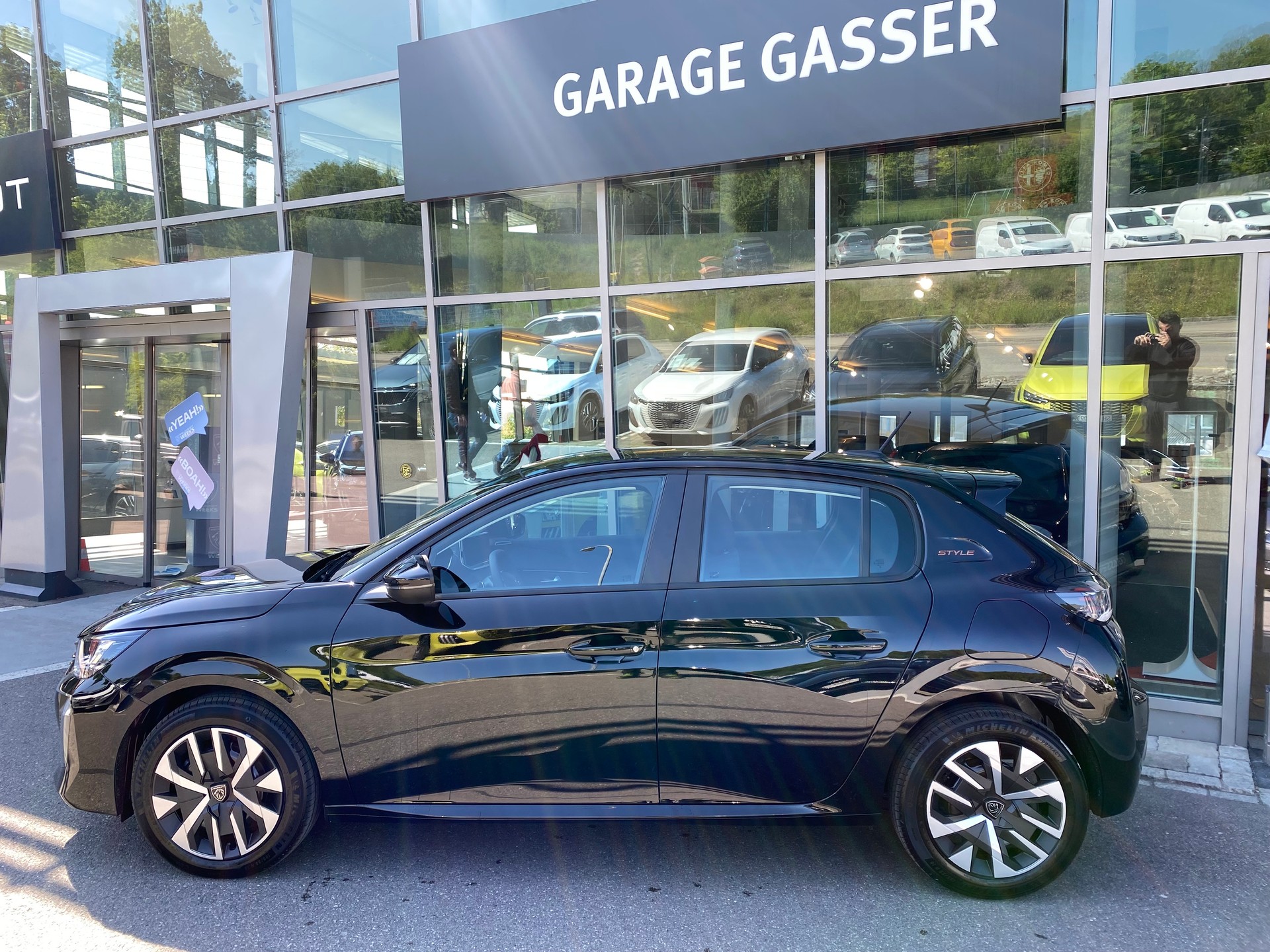 PEUGEOT 208 1.2 MHEV 110 Style-showroom-element-2