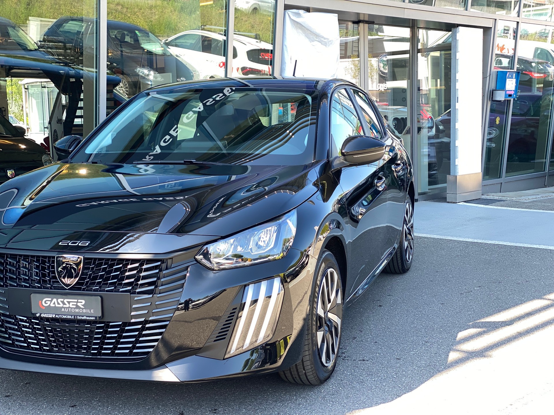PEUGEOT 208 1.2 MHEV 110 Style-showroom-element-1