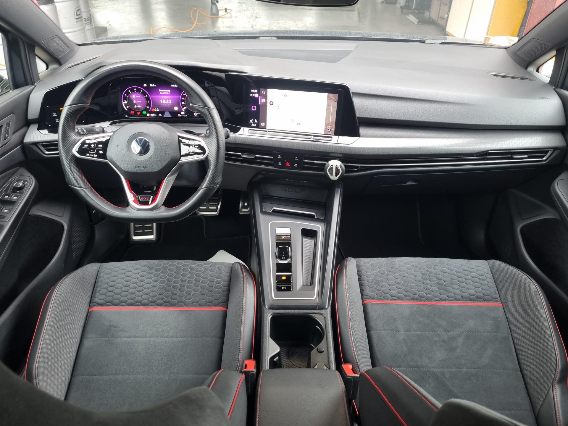 VW Golf 2.0 TSI GTI Clubsport DSG-image-9