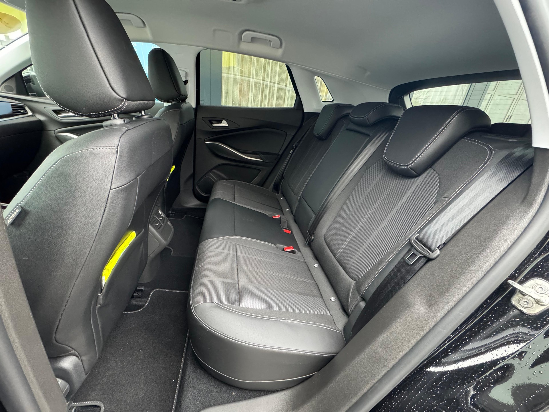 OPEL Grandland 1.6Turbo PHEV GS-image-11