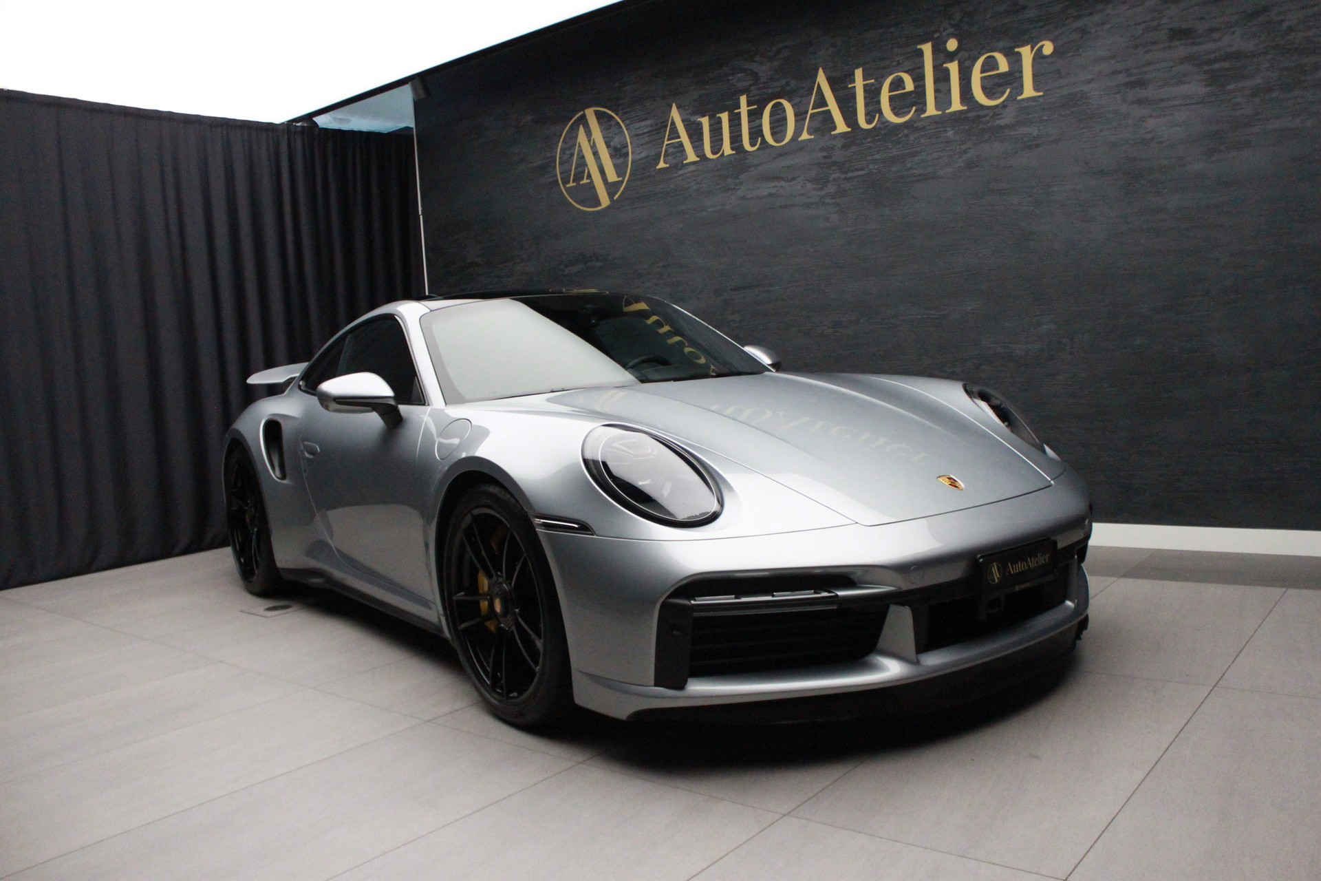 PORSCHE 911 Turbo S PDK-showroom-element-1