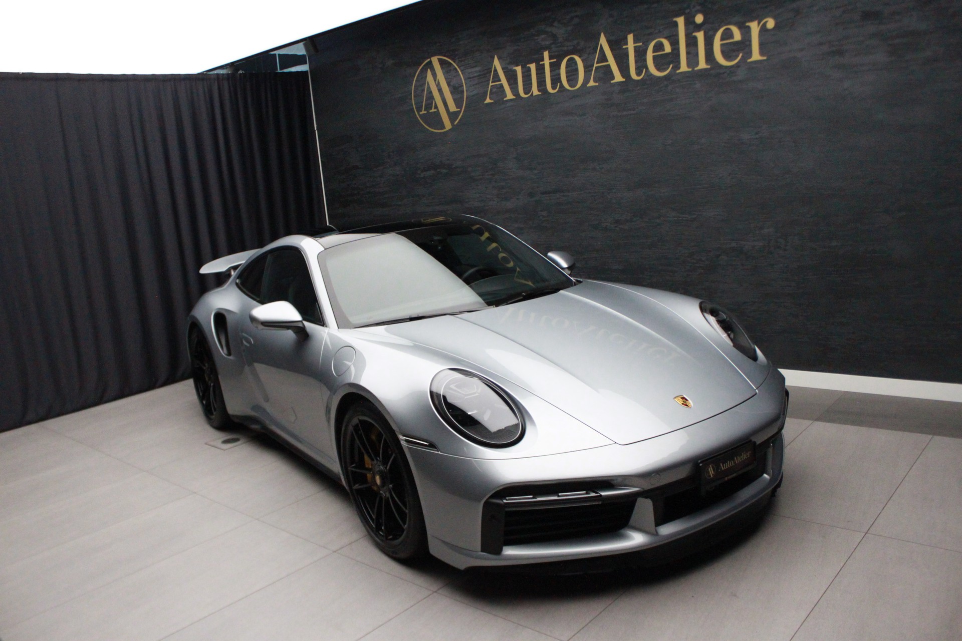 PORSCHE 911 Turbo S PDK-showroom-element-2