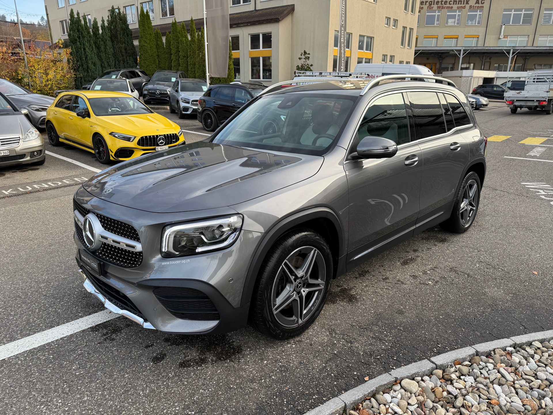 MERCEDES-BENZ GLB 250 AMG Line 4 MATIC-showroom-element-2