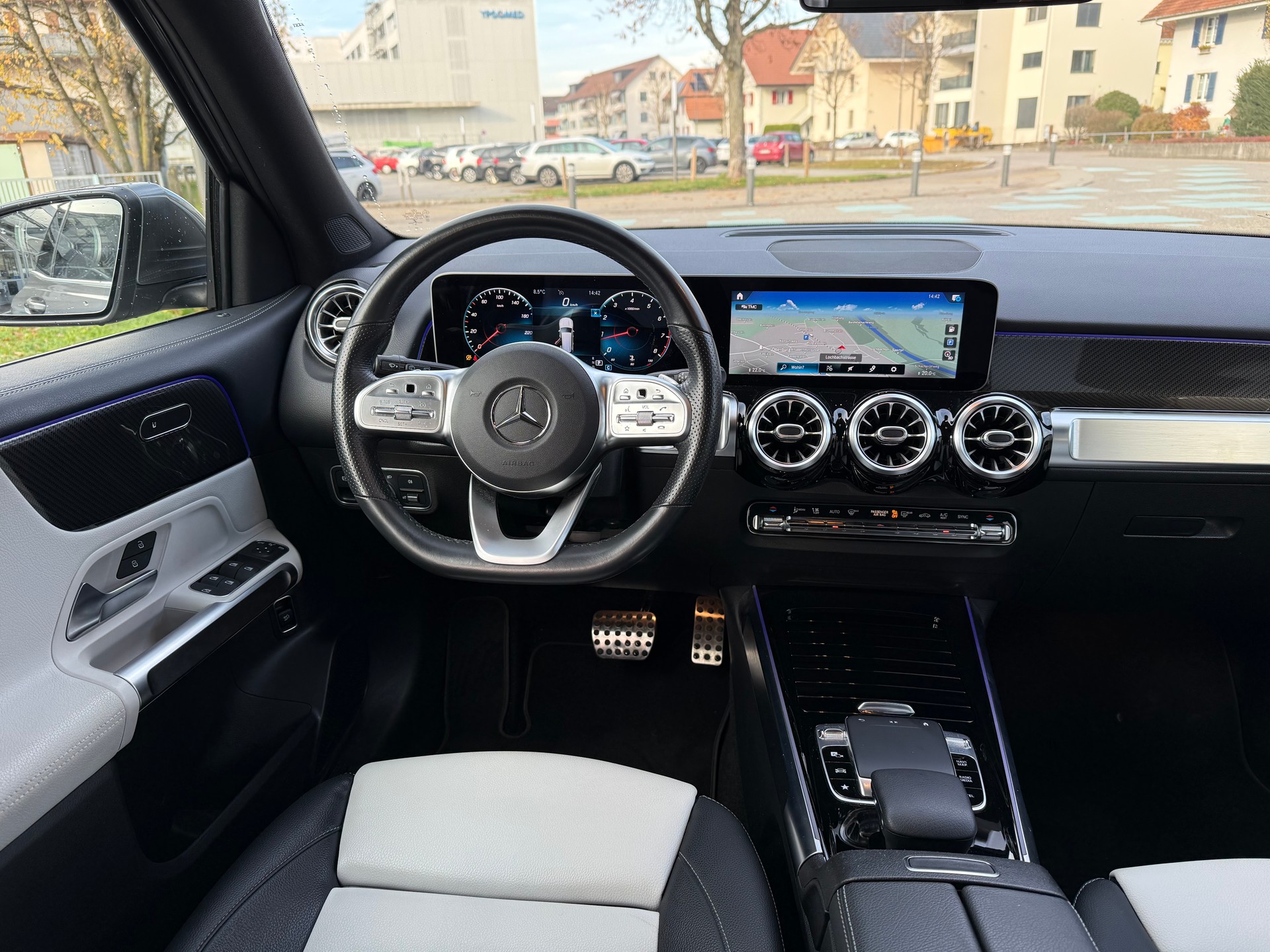 MERCEDES-BENZ GLB 250 AMG Line 4 MATIC-image-4