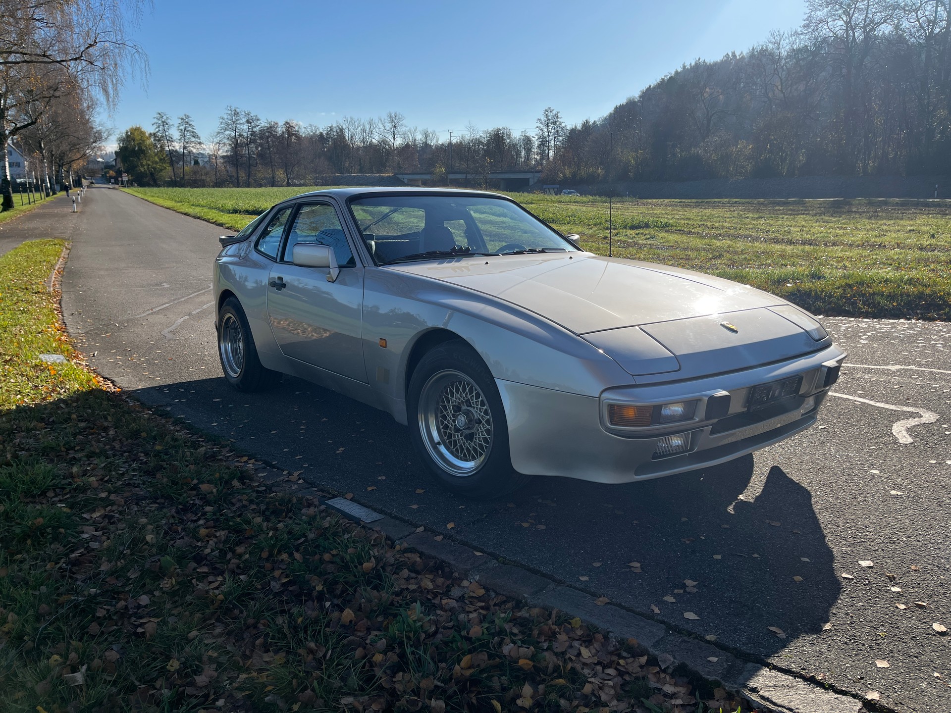 PORSCHE 944
